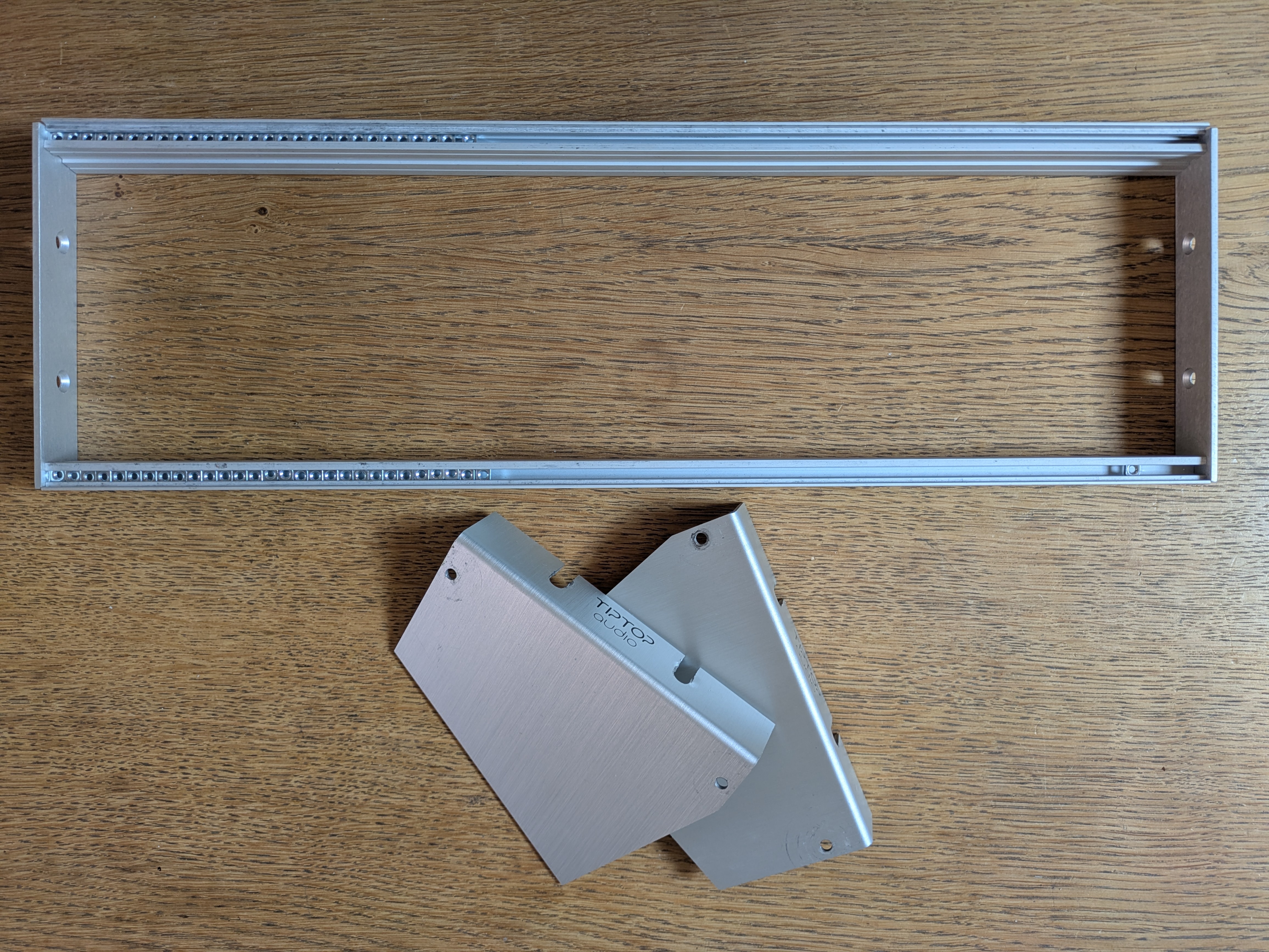 eurorack rail 84 hp + Z-ears