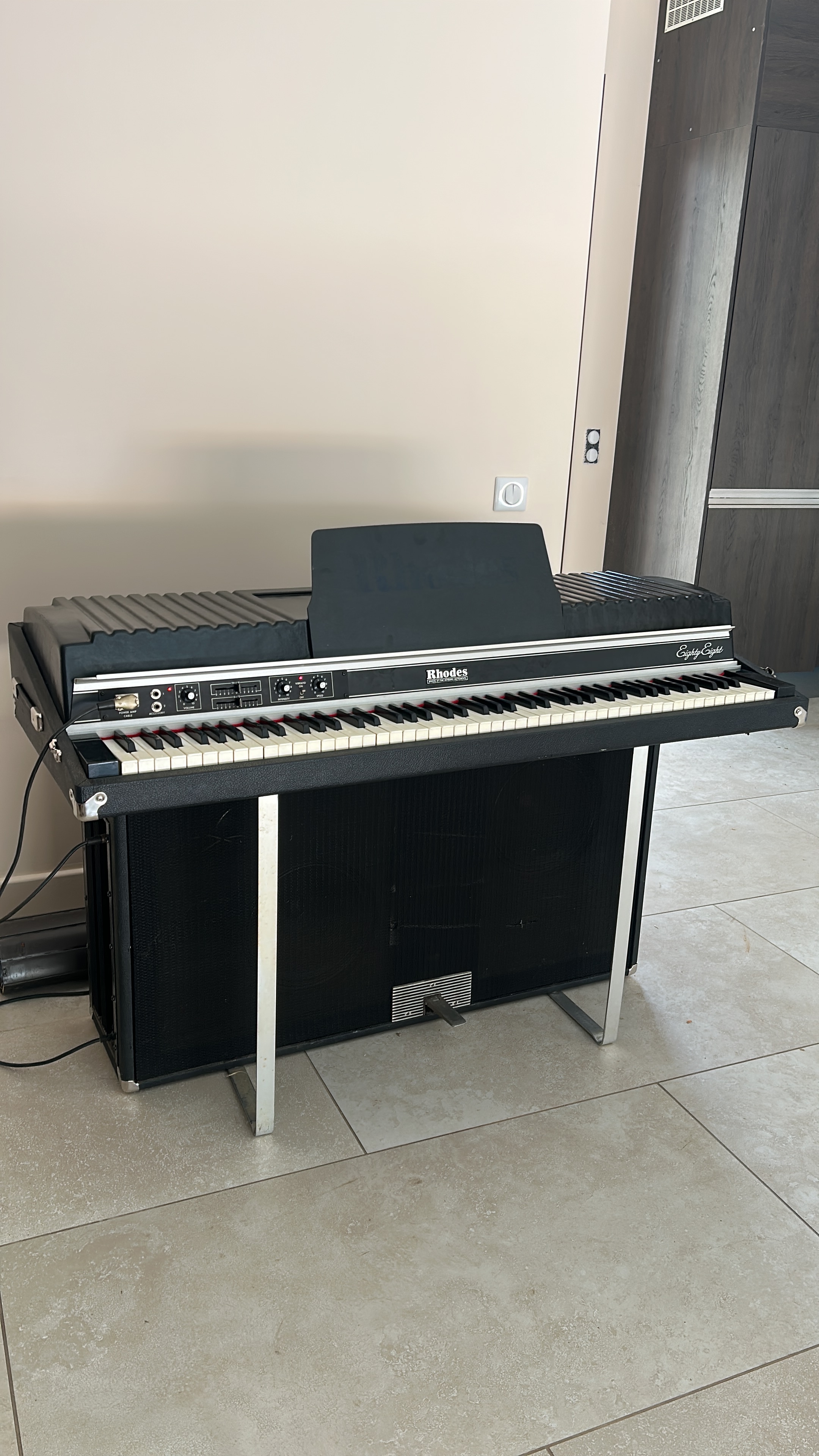 Vends Rhodes 88 MK2 Suitcase