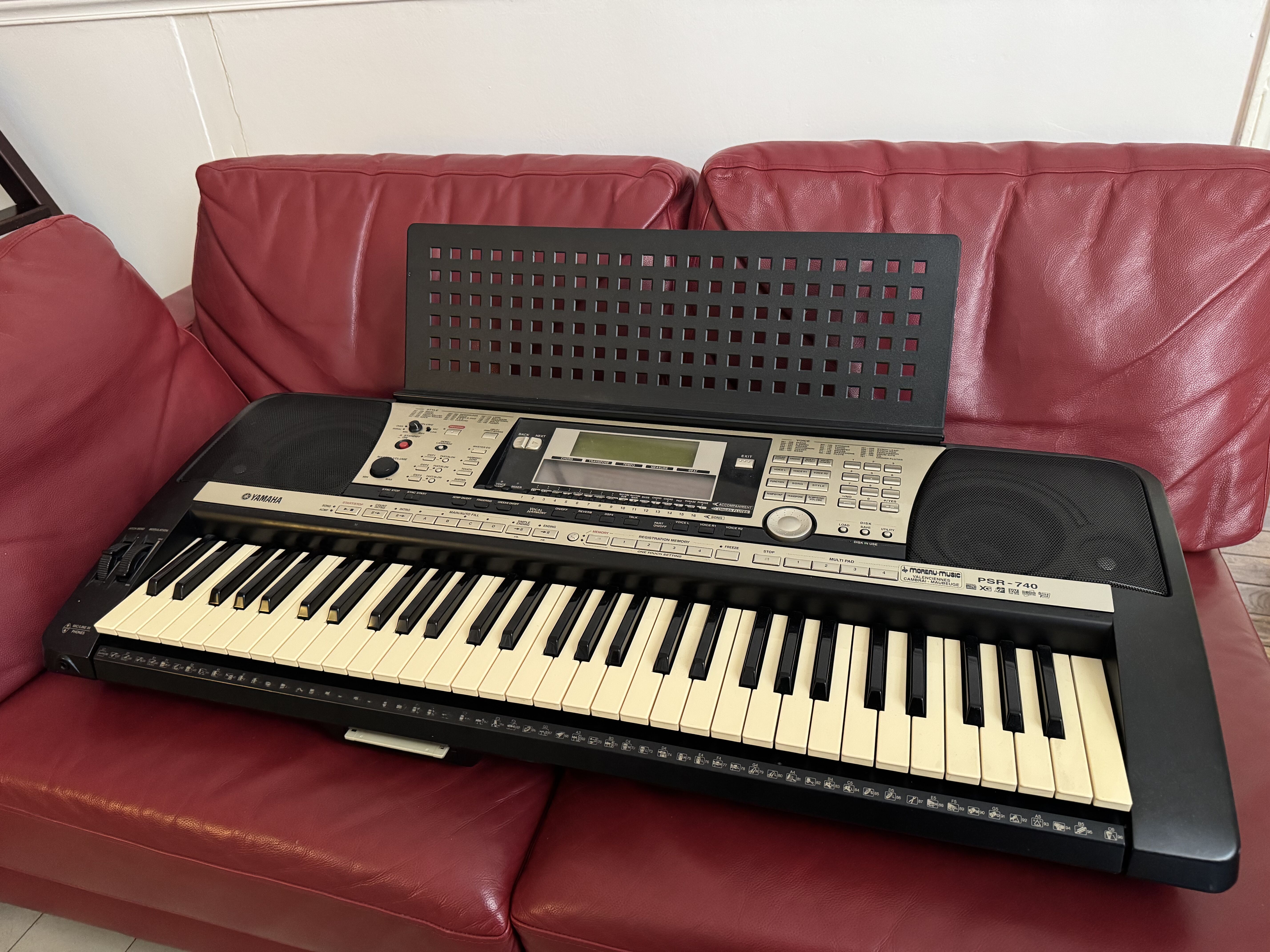Yamaha PSR-740 (39639)