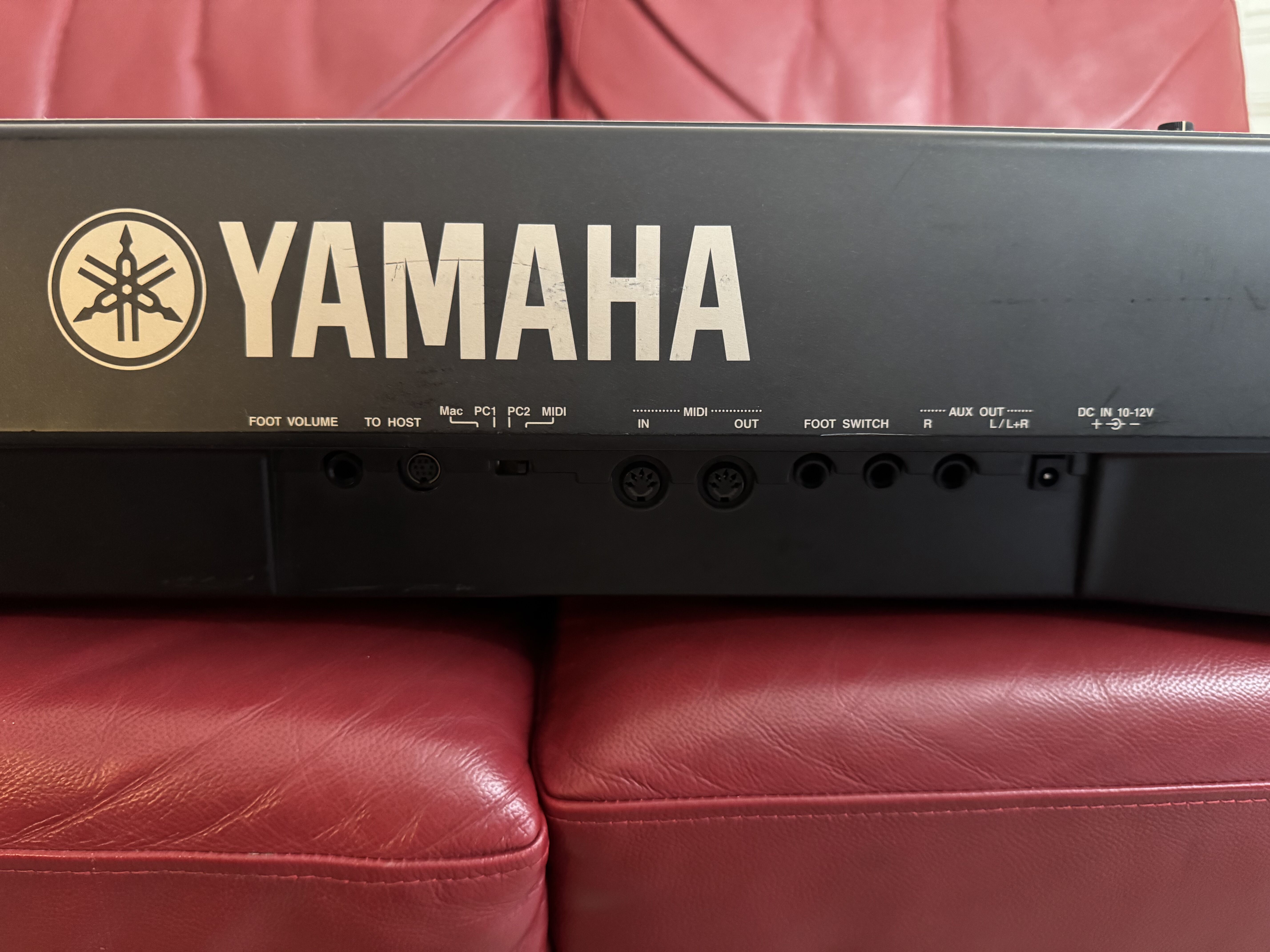 Yamaha PSR-740 (73728)