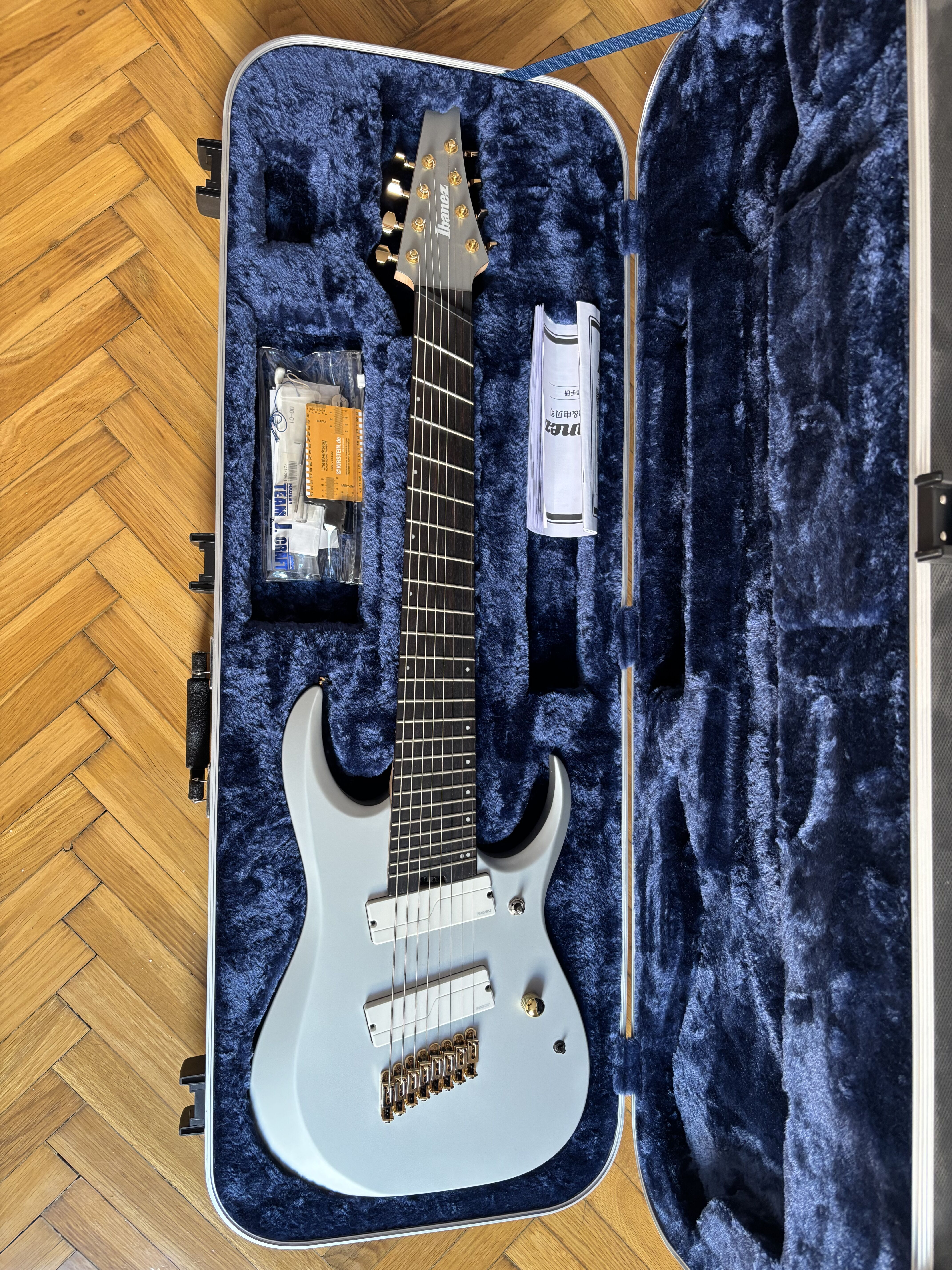 banez RGDMS8-CSM + étui Ibanez M300C