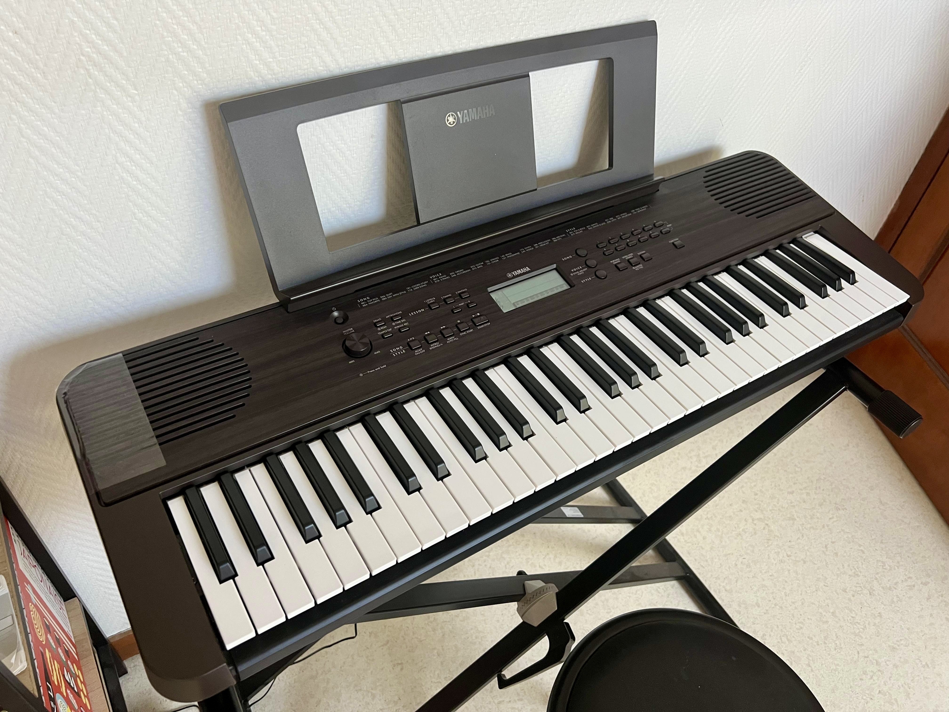 Piano Yamaha PSR-E360DW (neuf)