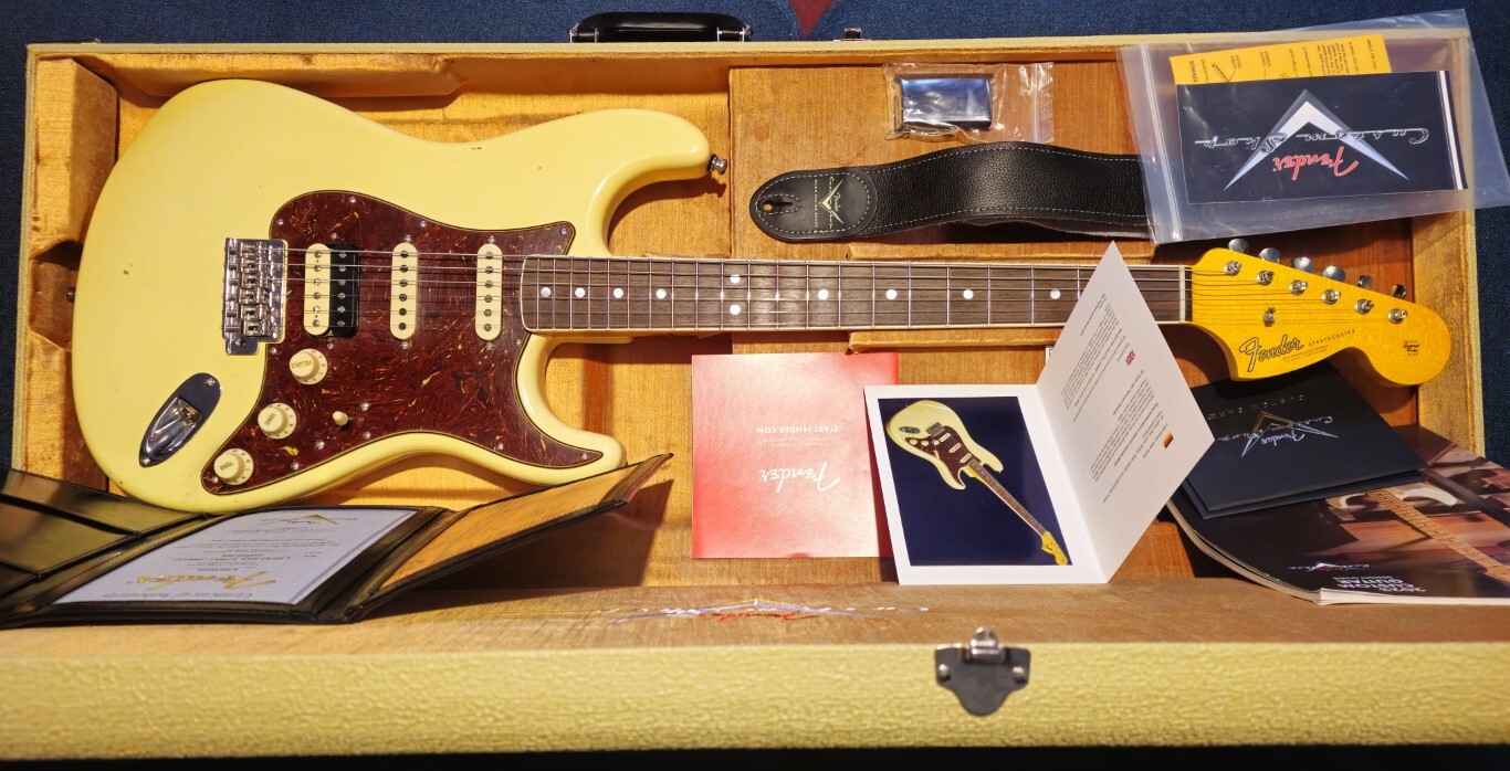 Fender Custom Shop '67 Strat HSS Journeyman Classic Aged Vintage White