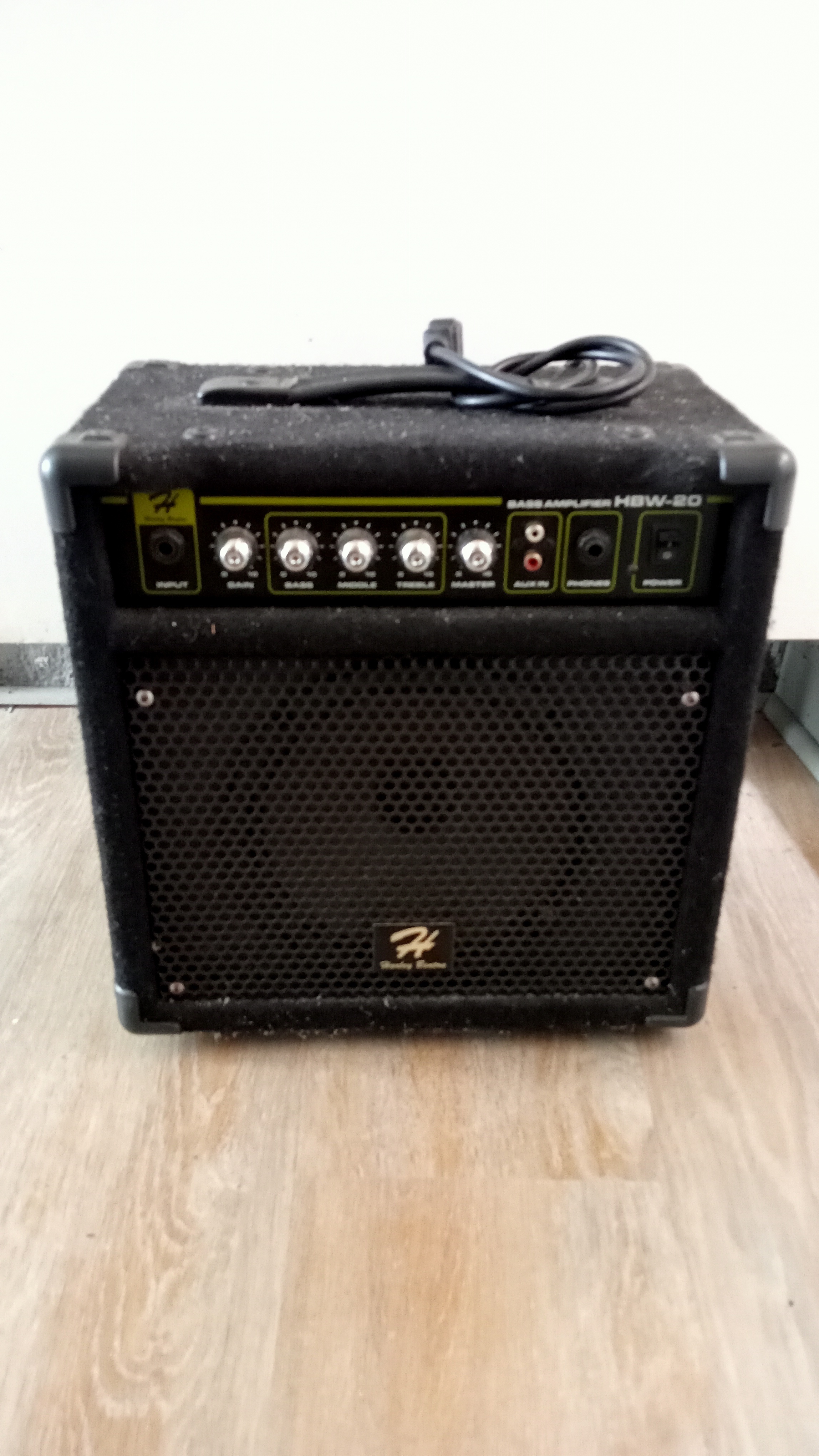 Amplificateur - ampli guitare basse HARLEY BENTON HBW 20 - puissance 20 W