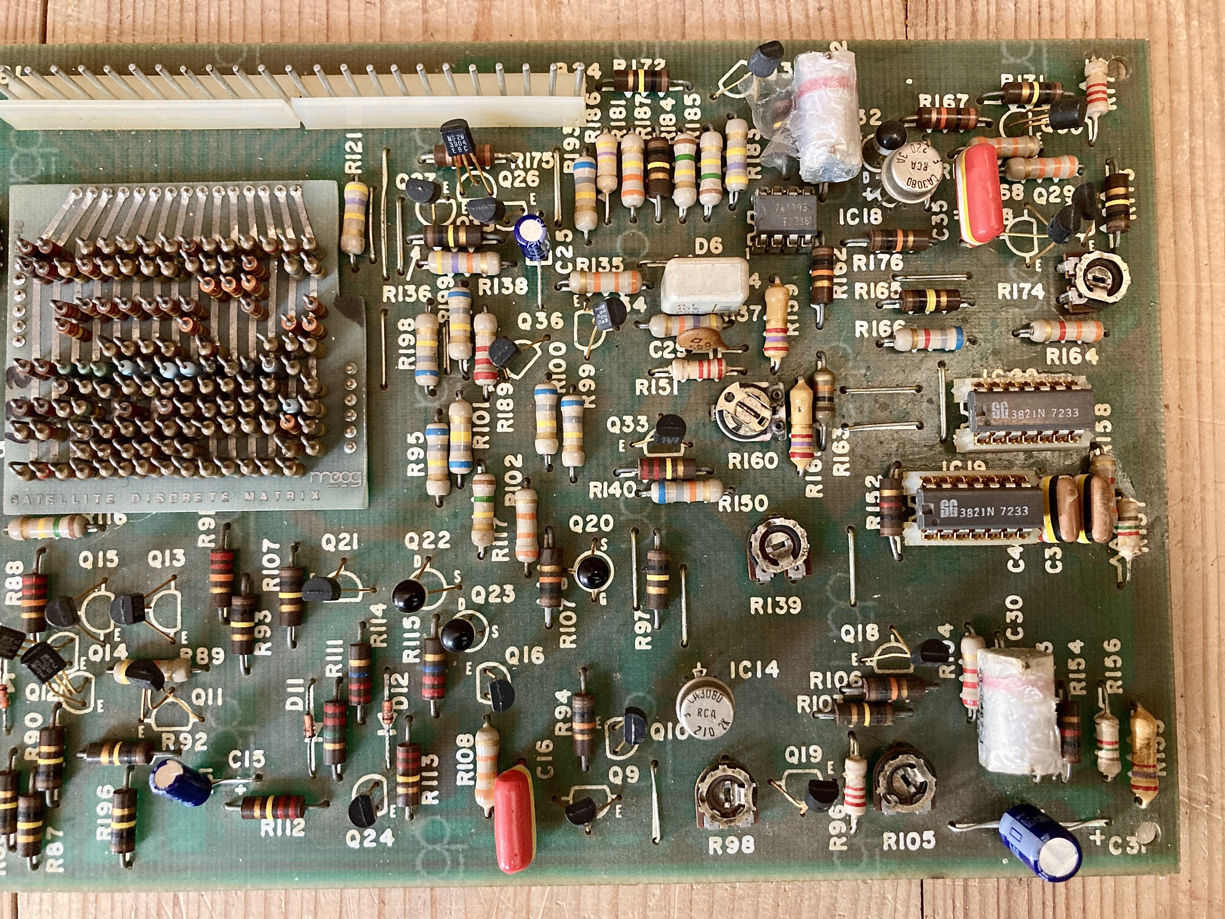 Moog Music Satellite (5140)