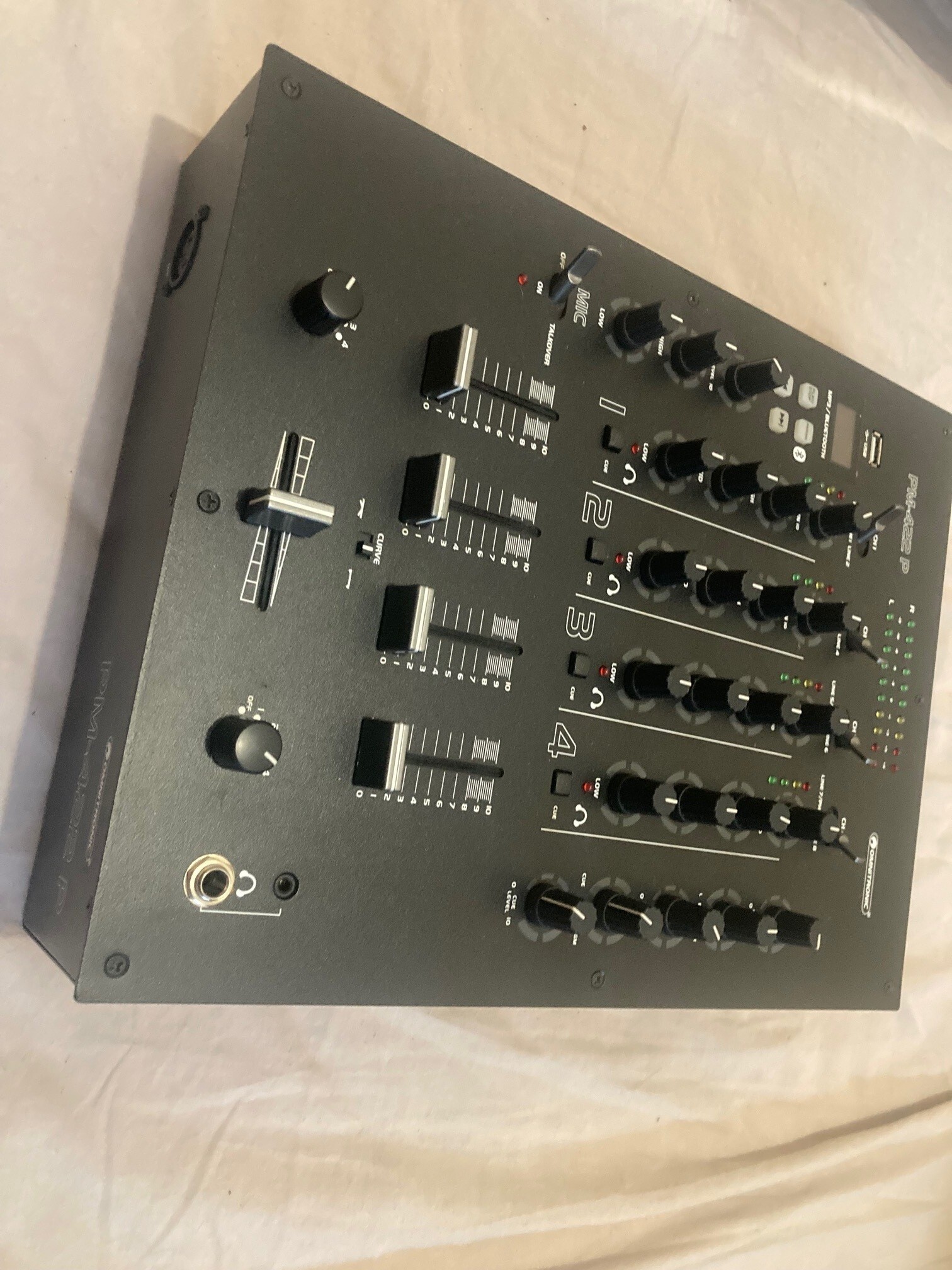 Vends table de mixage DJ Omnitronic PM-422P