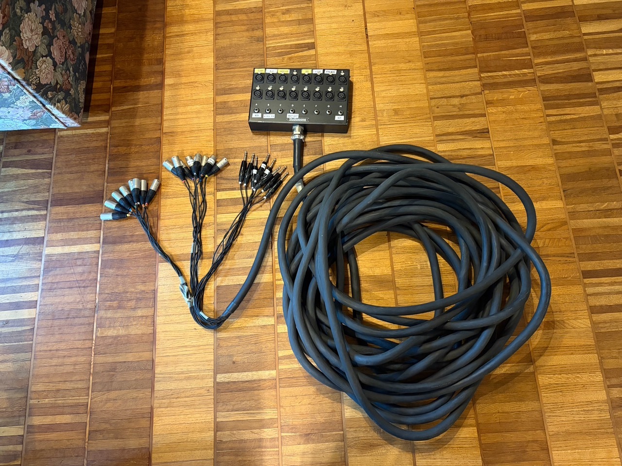 Boîtier de scène + Snake 16:8 — Studiospares de 25 mètres