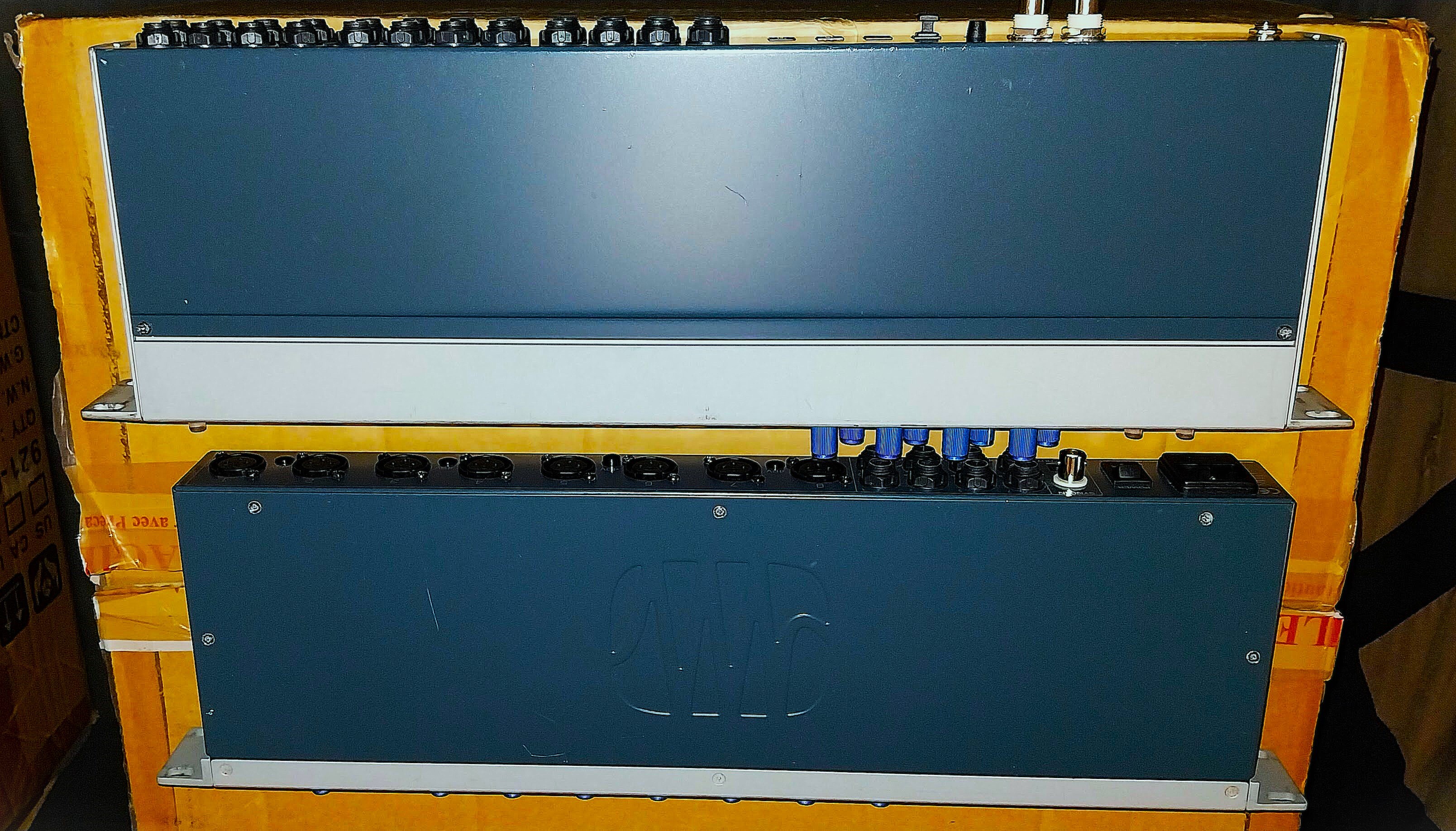 PreSonus DigiMax D8 8-Channel Mic Preamp with Digital Output