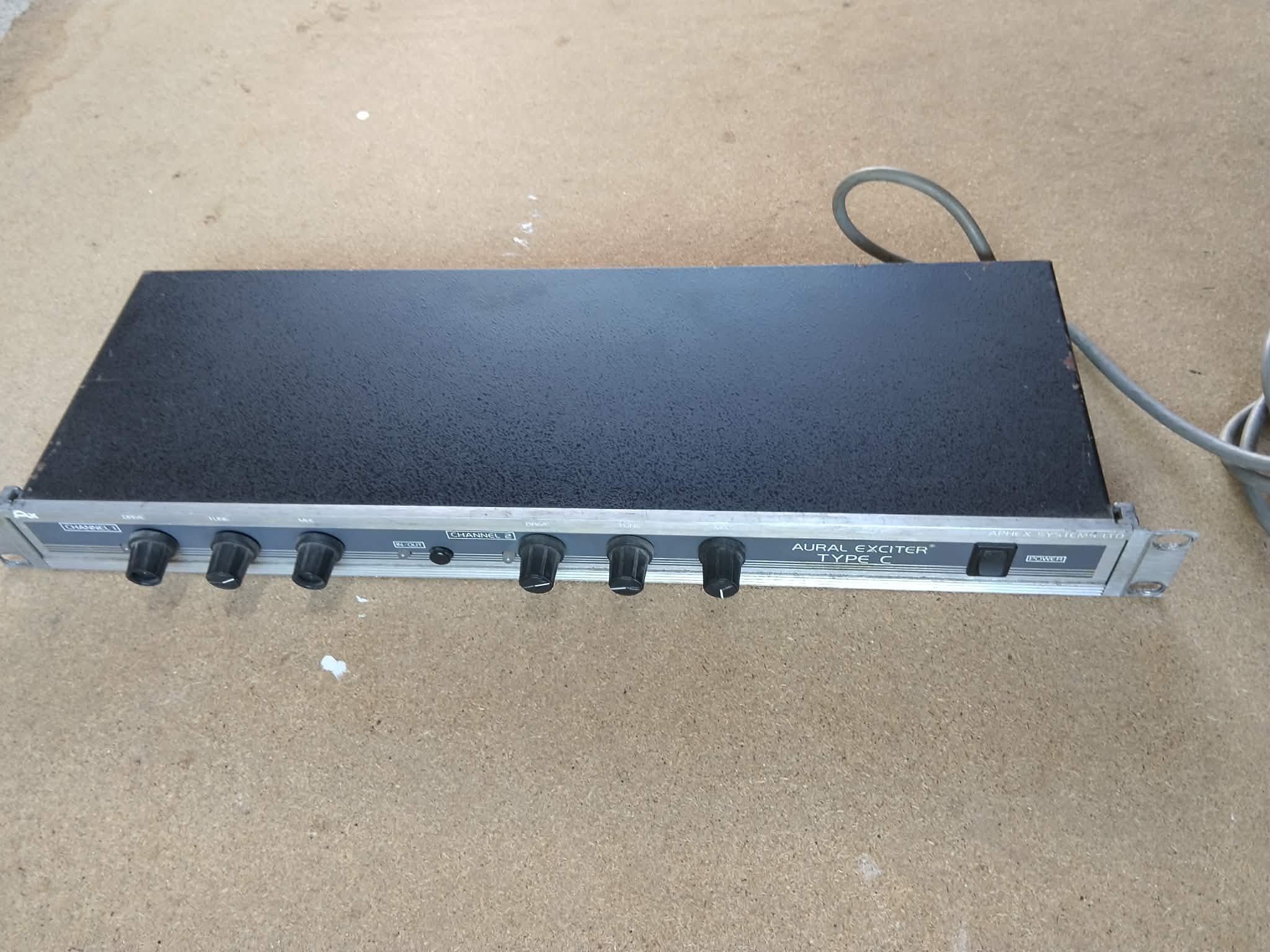 Aphex Aural Exciter Type C – Processeur d'excitation harmonique vintage