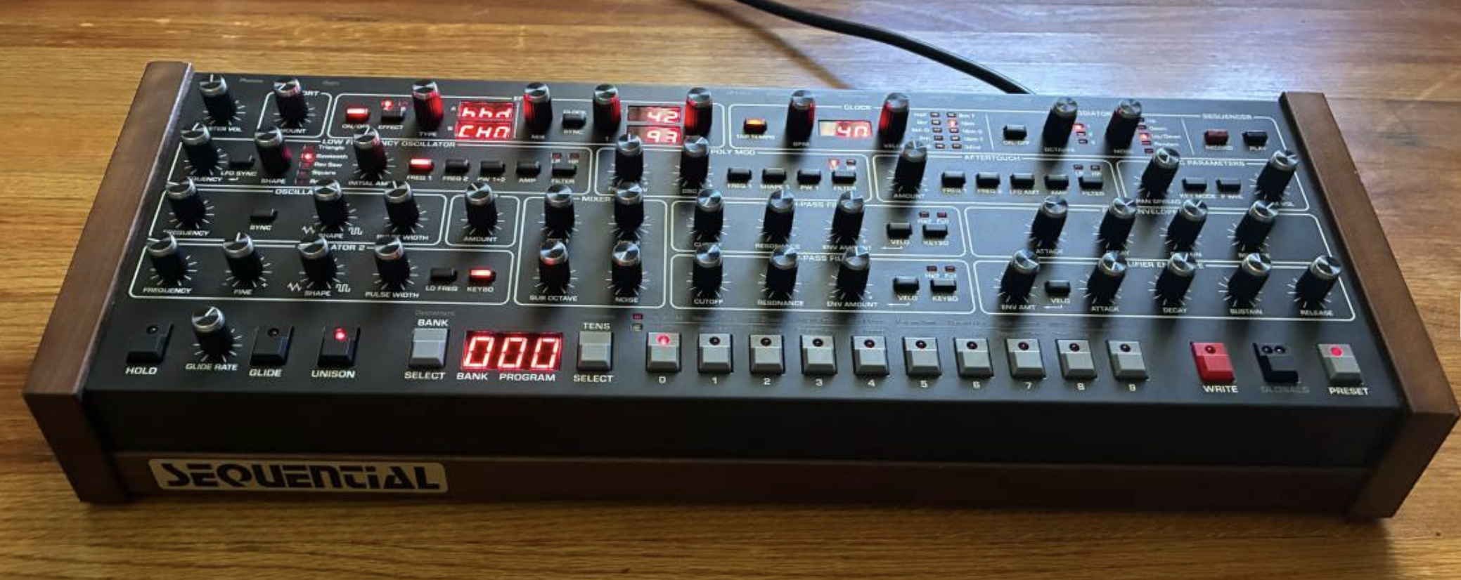 Vends Prophet 6 Desktop
