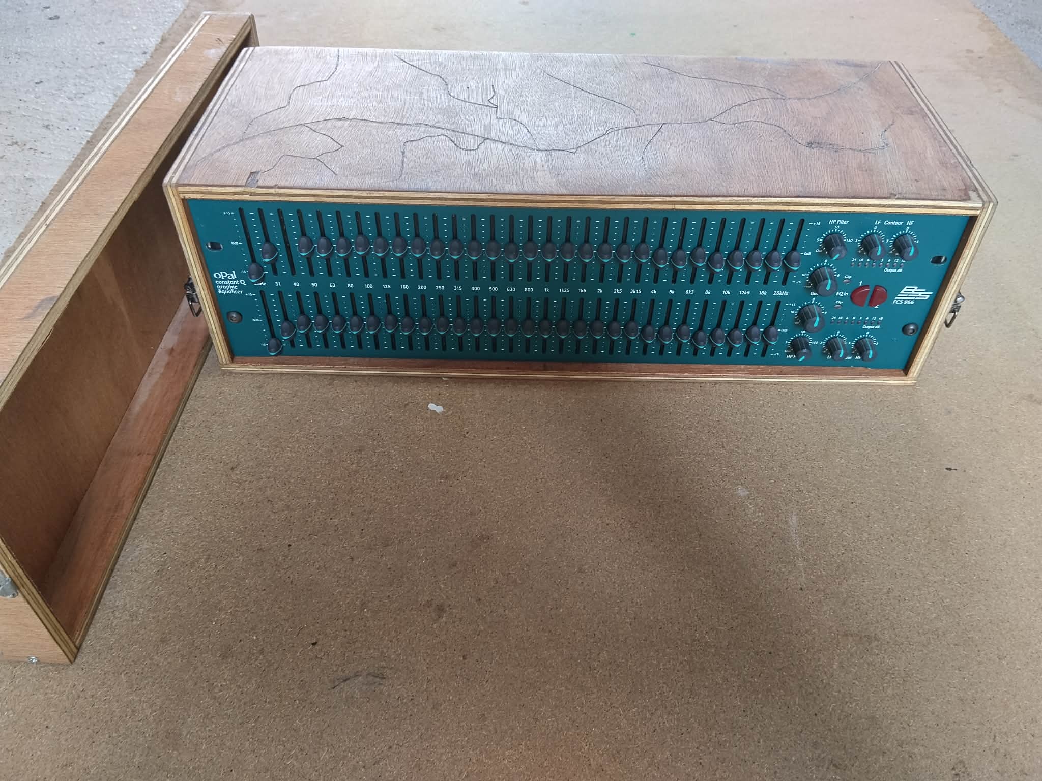 QSS Opal Constant Q Graphic Equalizer – Égaliseur graphique analogique professionnel