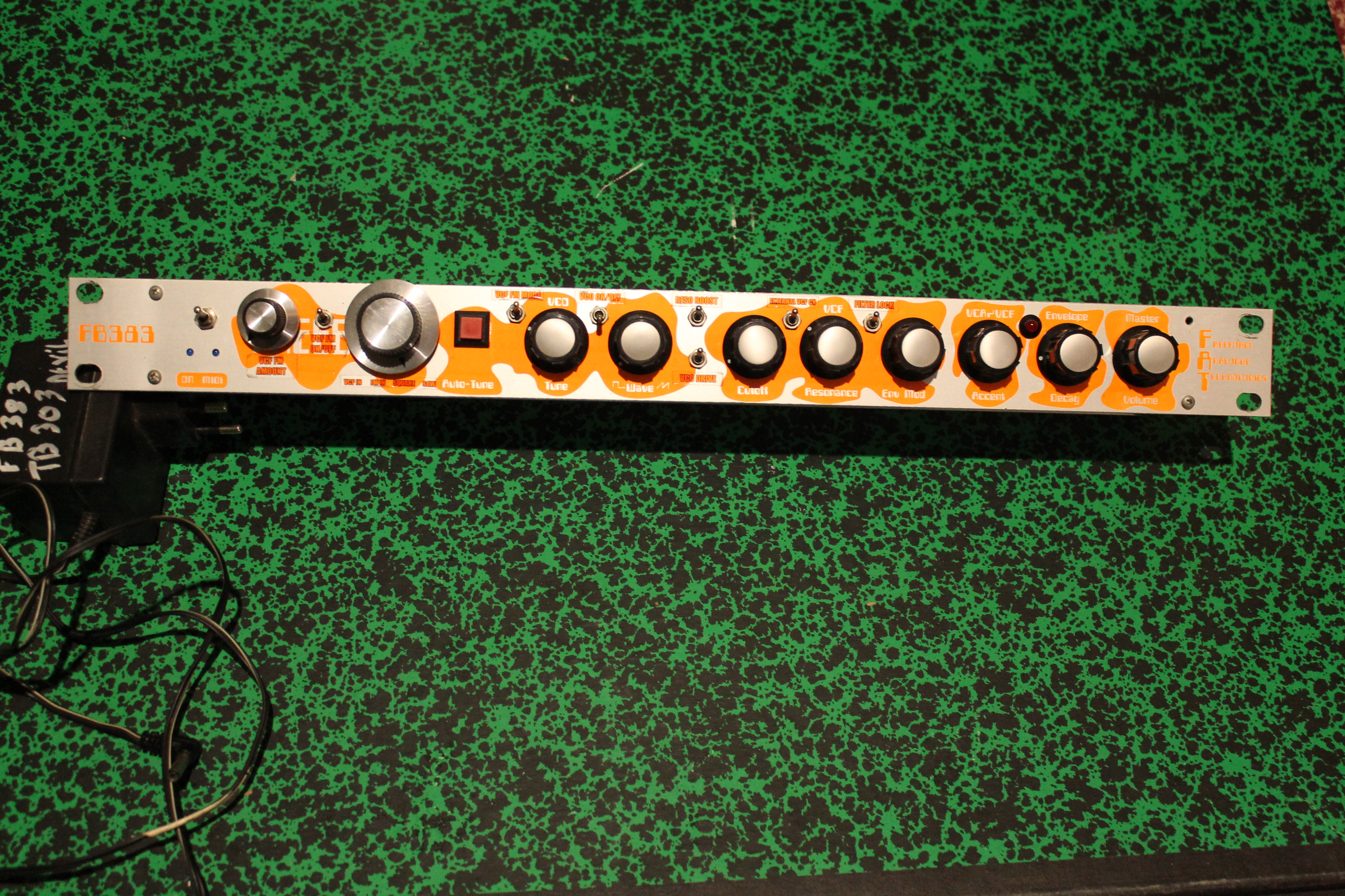 TB 303 modifié dans une FAB tres tres rare
