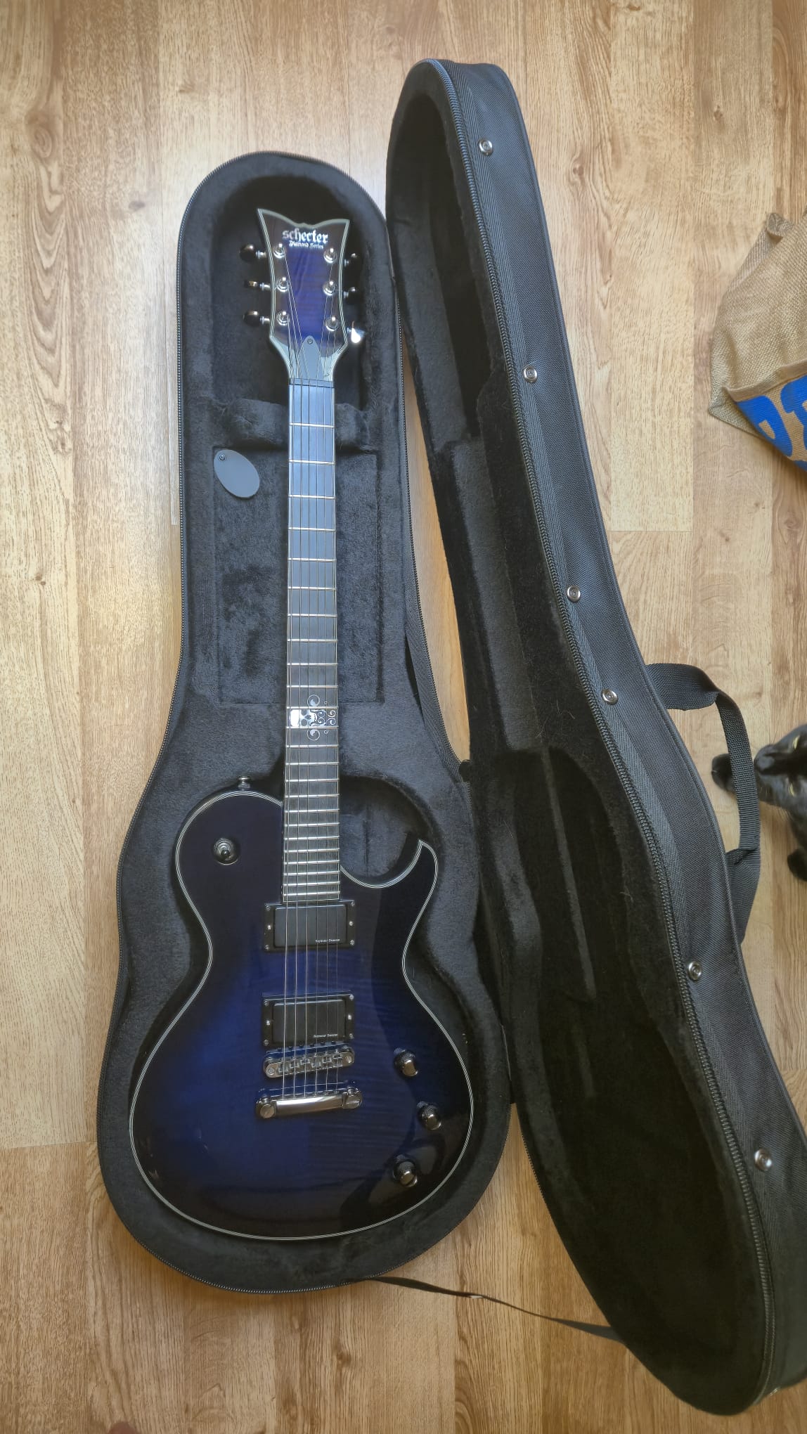 Vends Schecter Blackjack Sls solo 6 active 