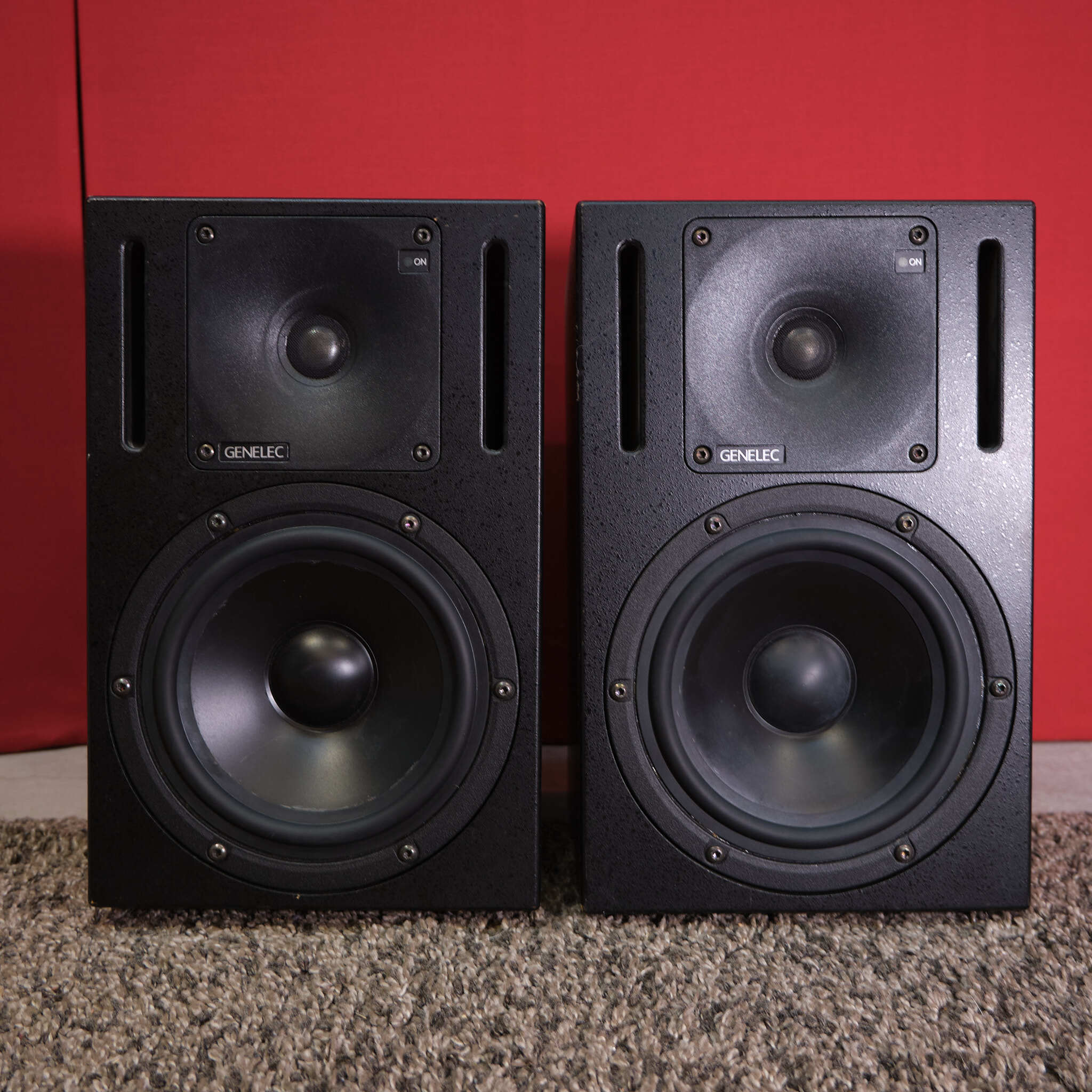 vends GENELEC 1030a