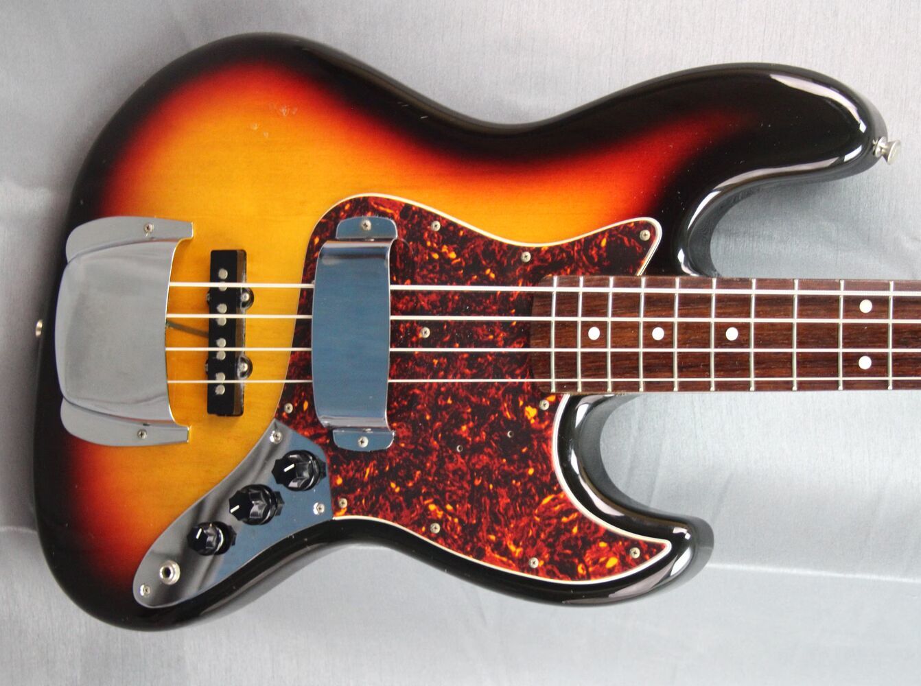 fender-jazz-bass-5048053