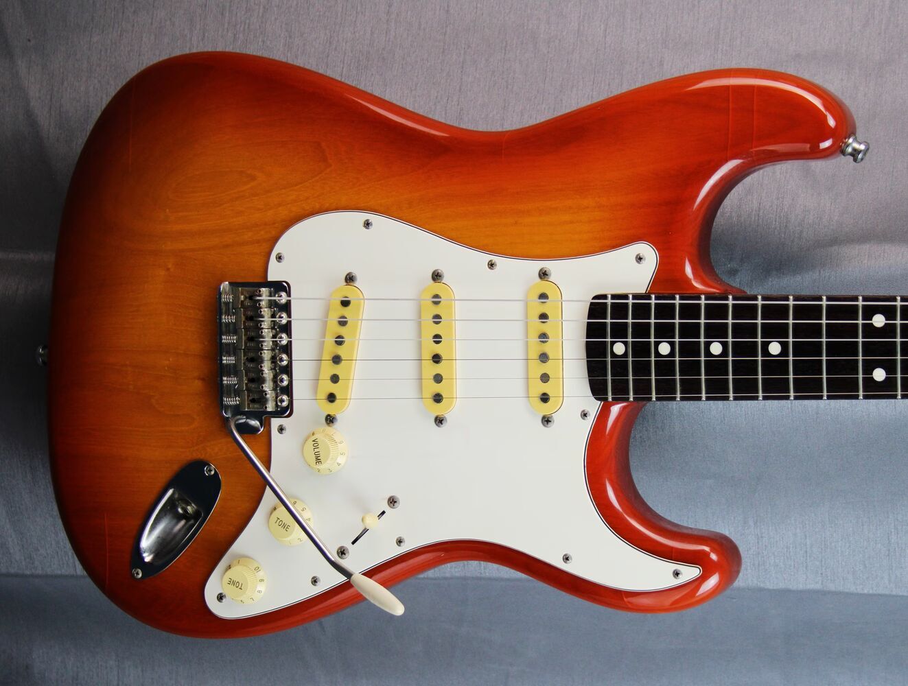 fender-stratocaster-st62-5140554