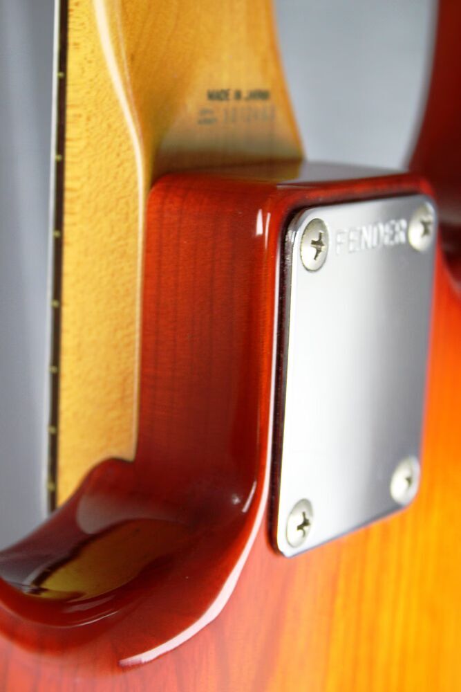 fender-stratocaster-st62-5140561