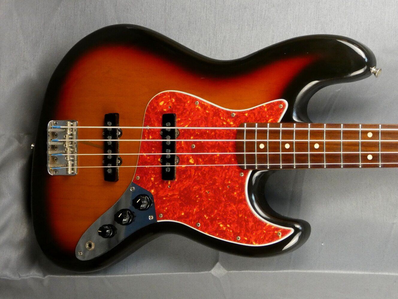 fender-jazz-bass-5366473