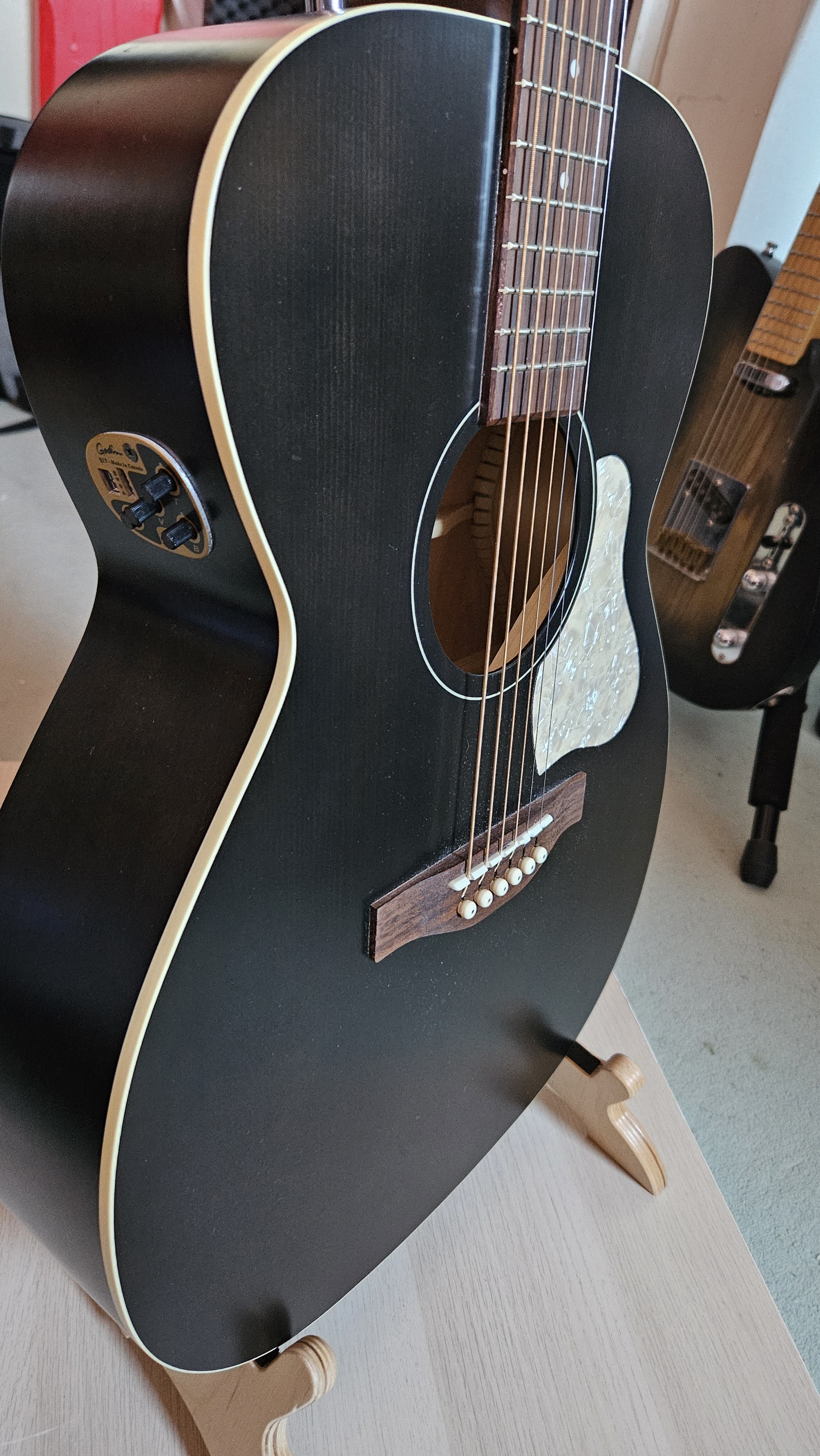 Guitare électro-acoustique Art & Lutherie Legacy Faded Black QIT – Fabriquée au Canada + housse + support