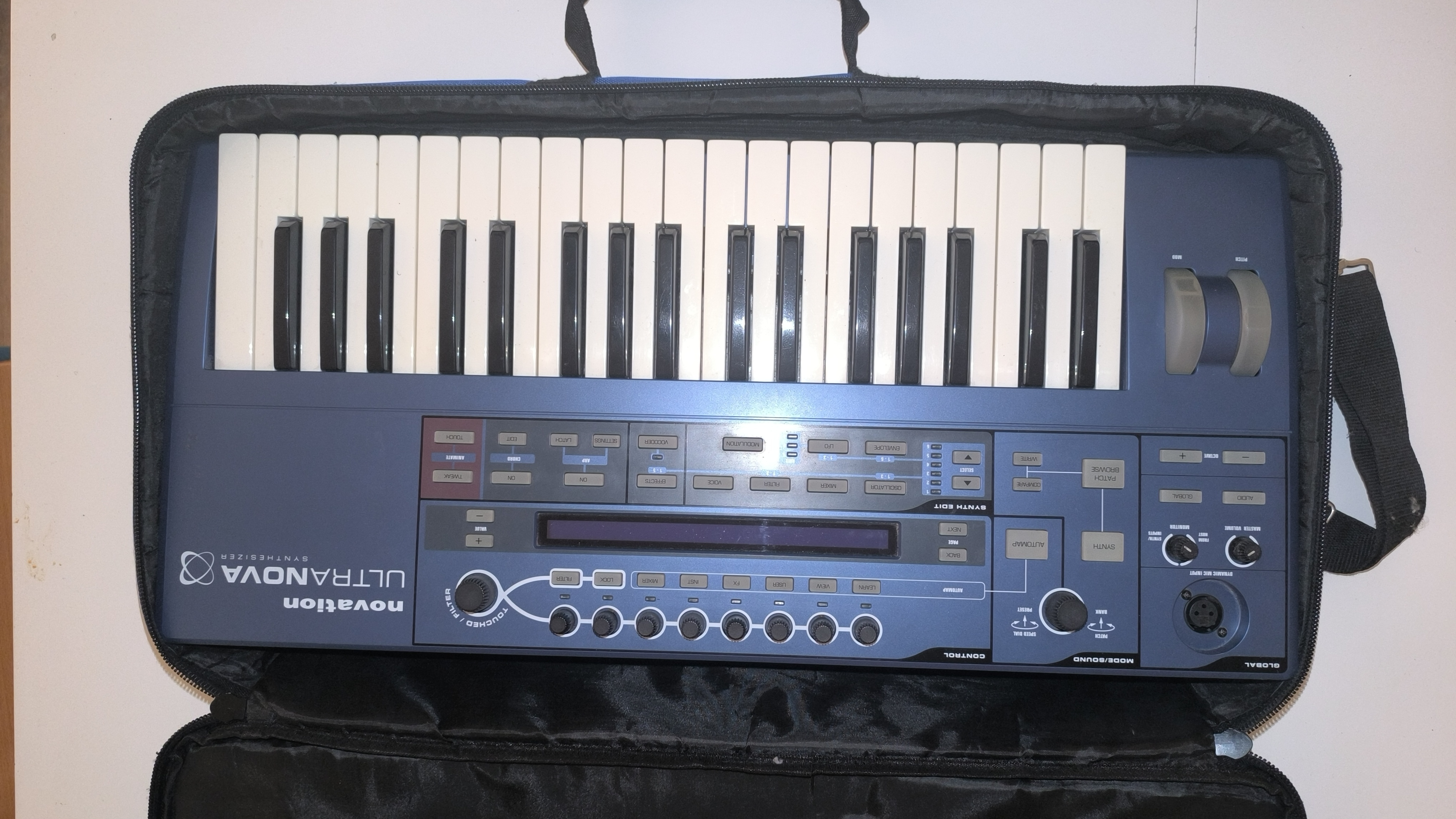 Novation Ultranova