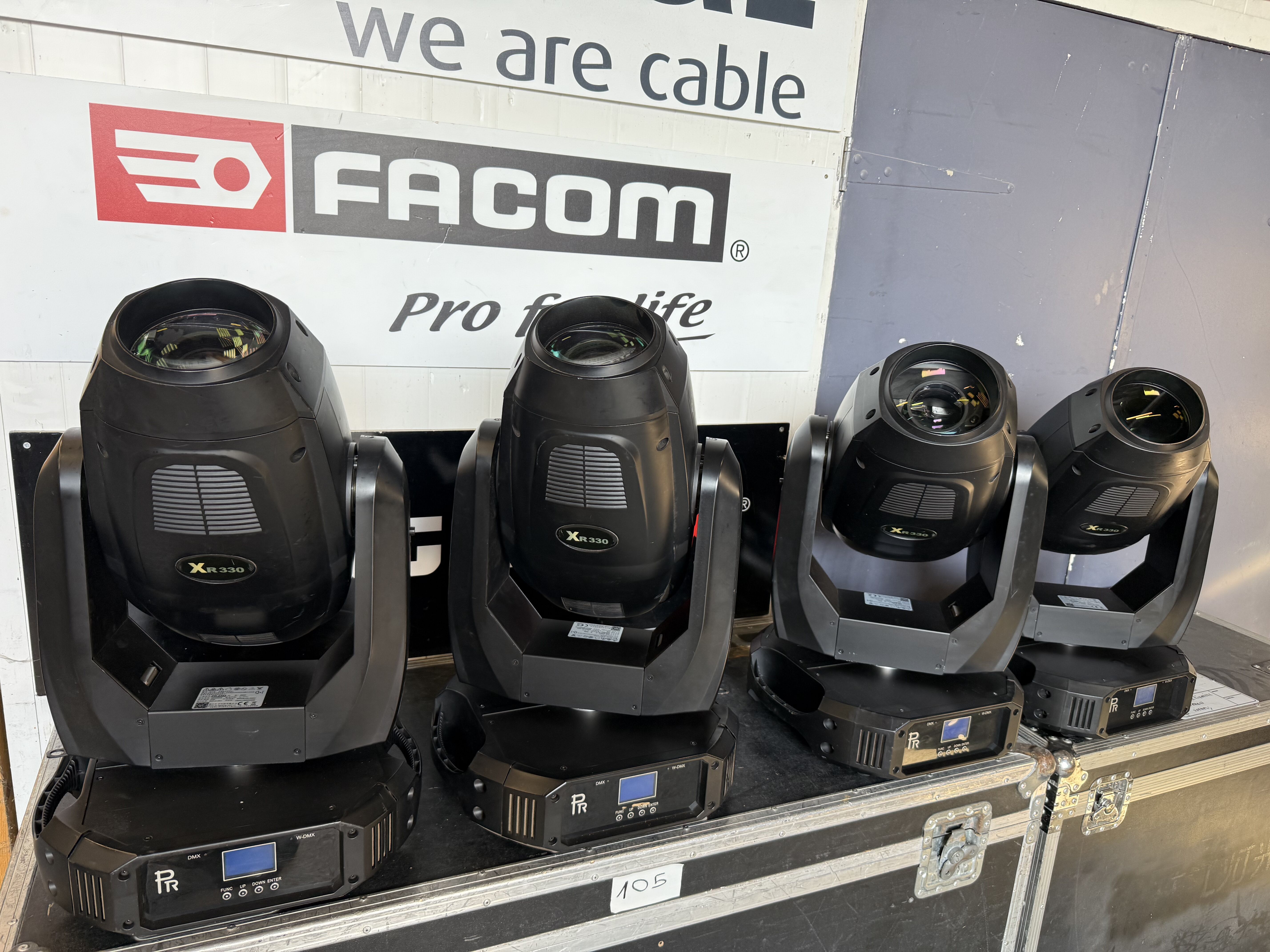 Lot de 26 PR lighting XR330 BSW