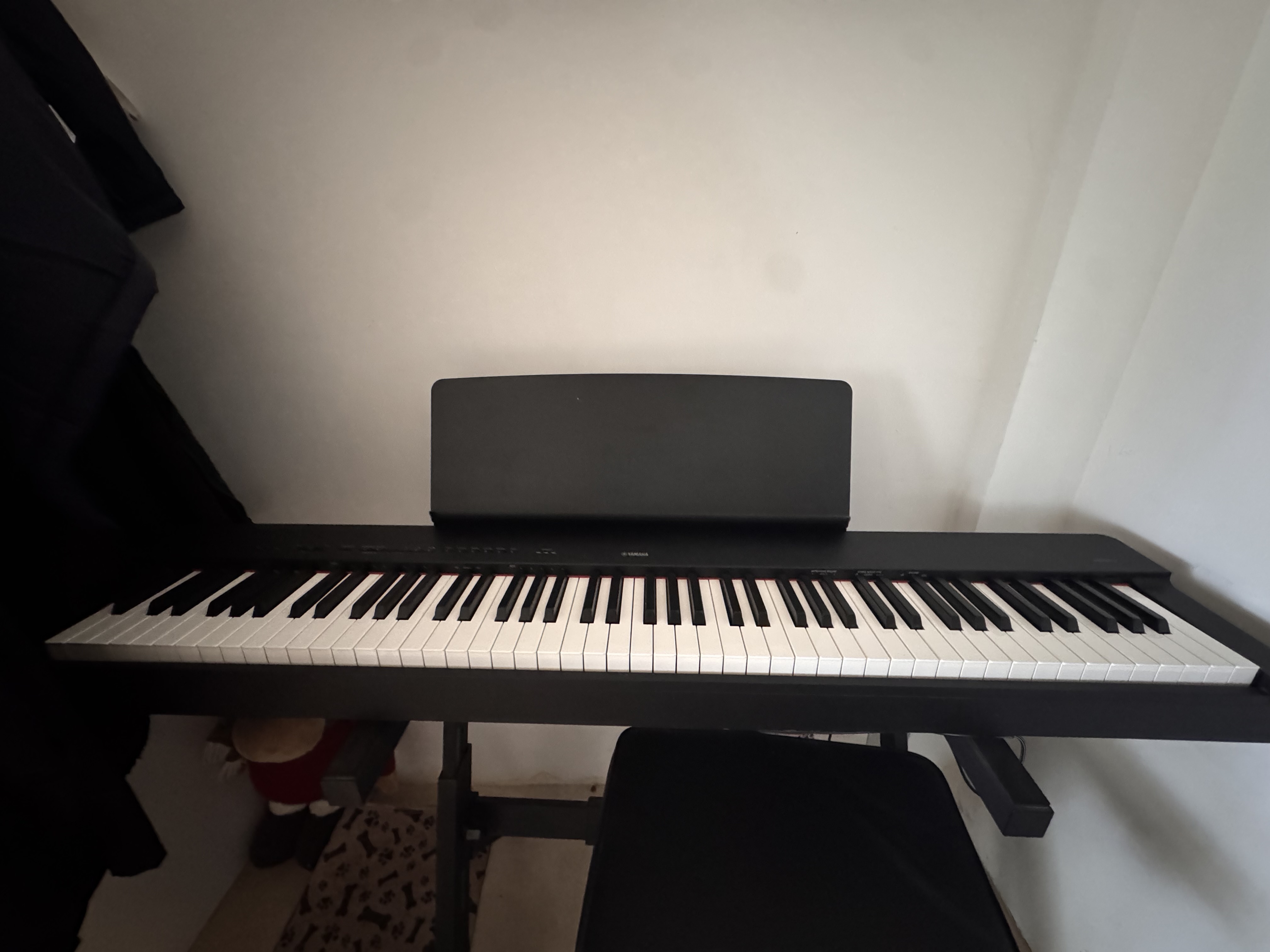 Piano Yamaha P-225B - Etat neuf + pack banc, support et pédales 