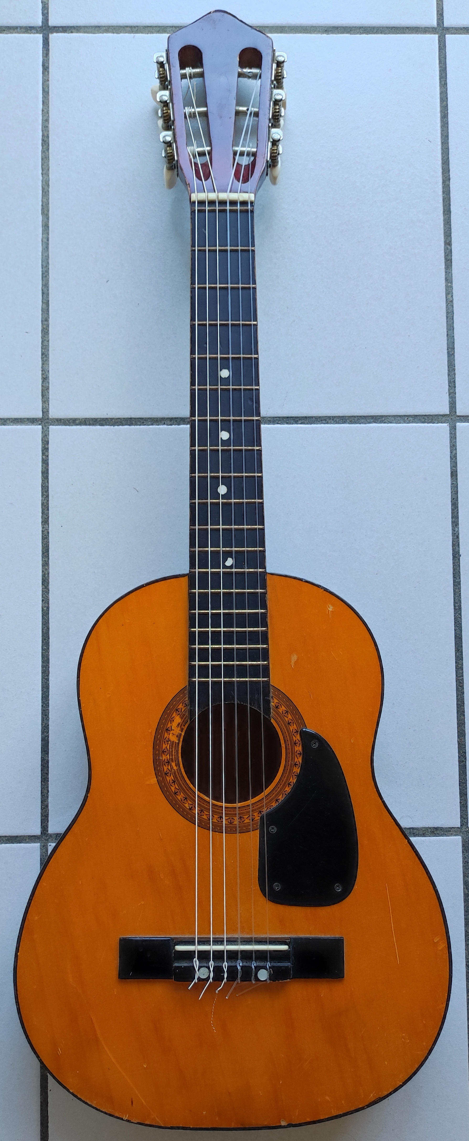 Petite Guitare Classique.