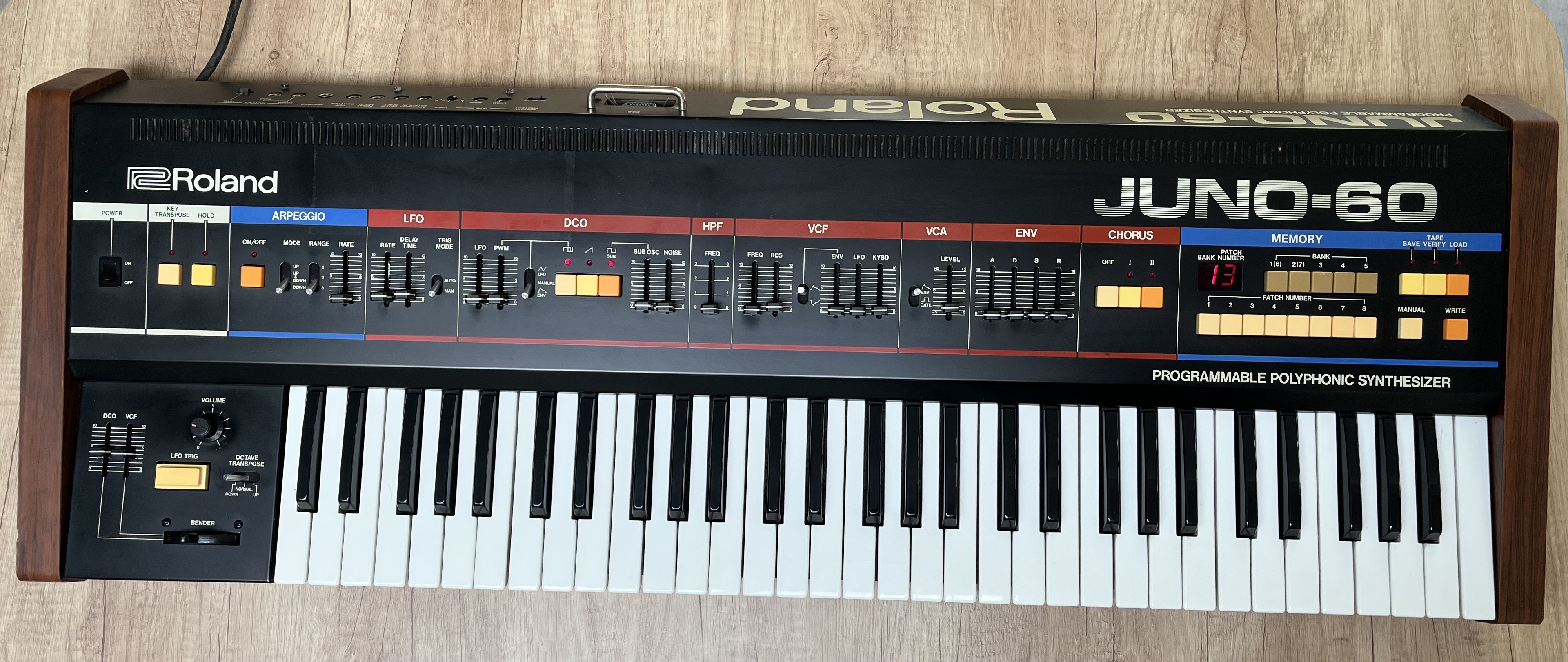 Roland Juno-60 – Révisé Vintage Synths & Co – Très bel état