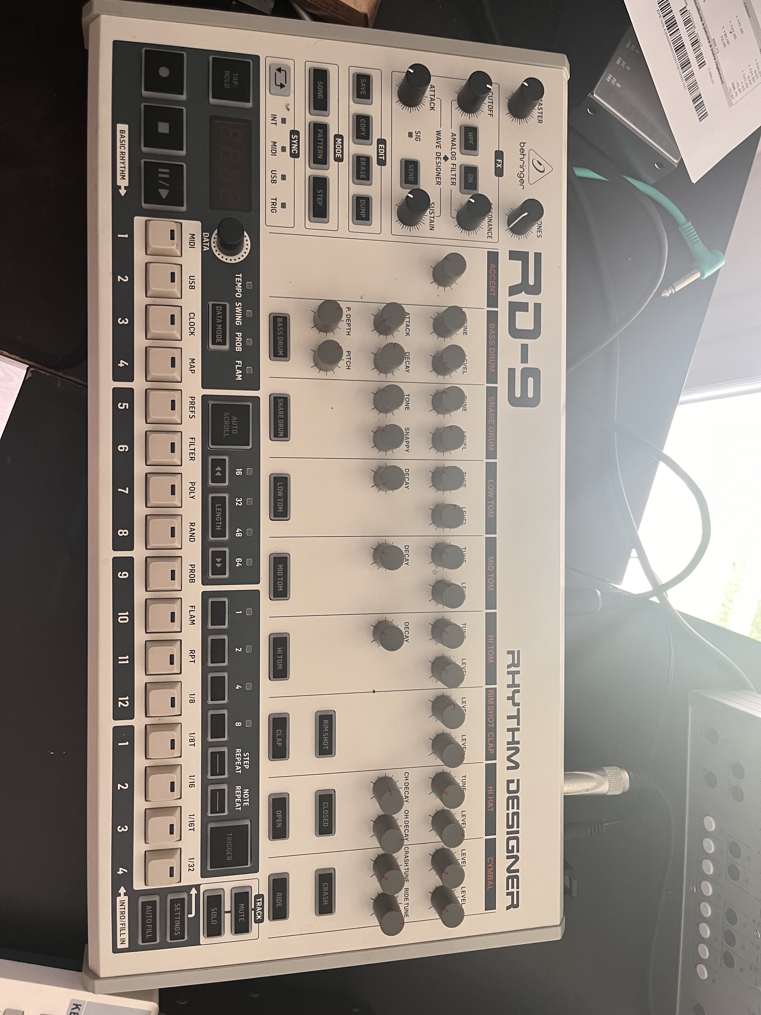 Behringer RD9