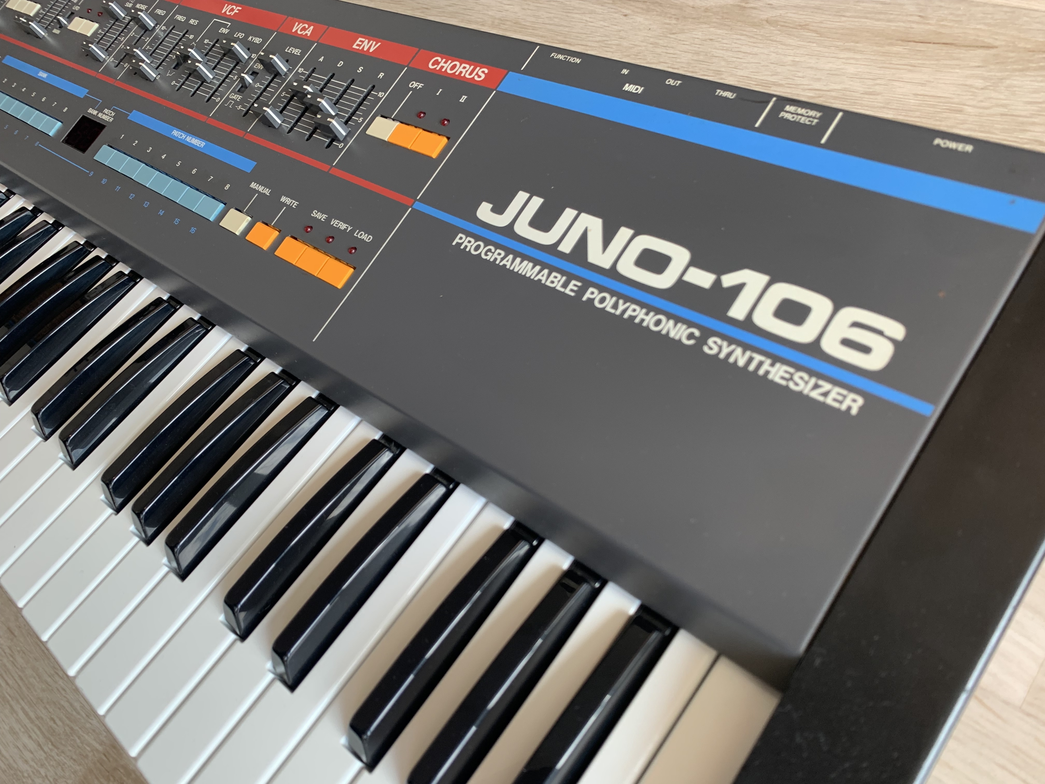 Roland Juno 106 (4 jours avant restockage - fin 10/08)