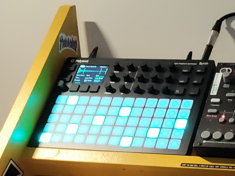 Vds ou échange Polyend Synth Neuf 