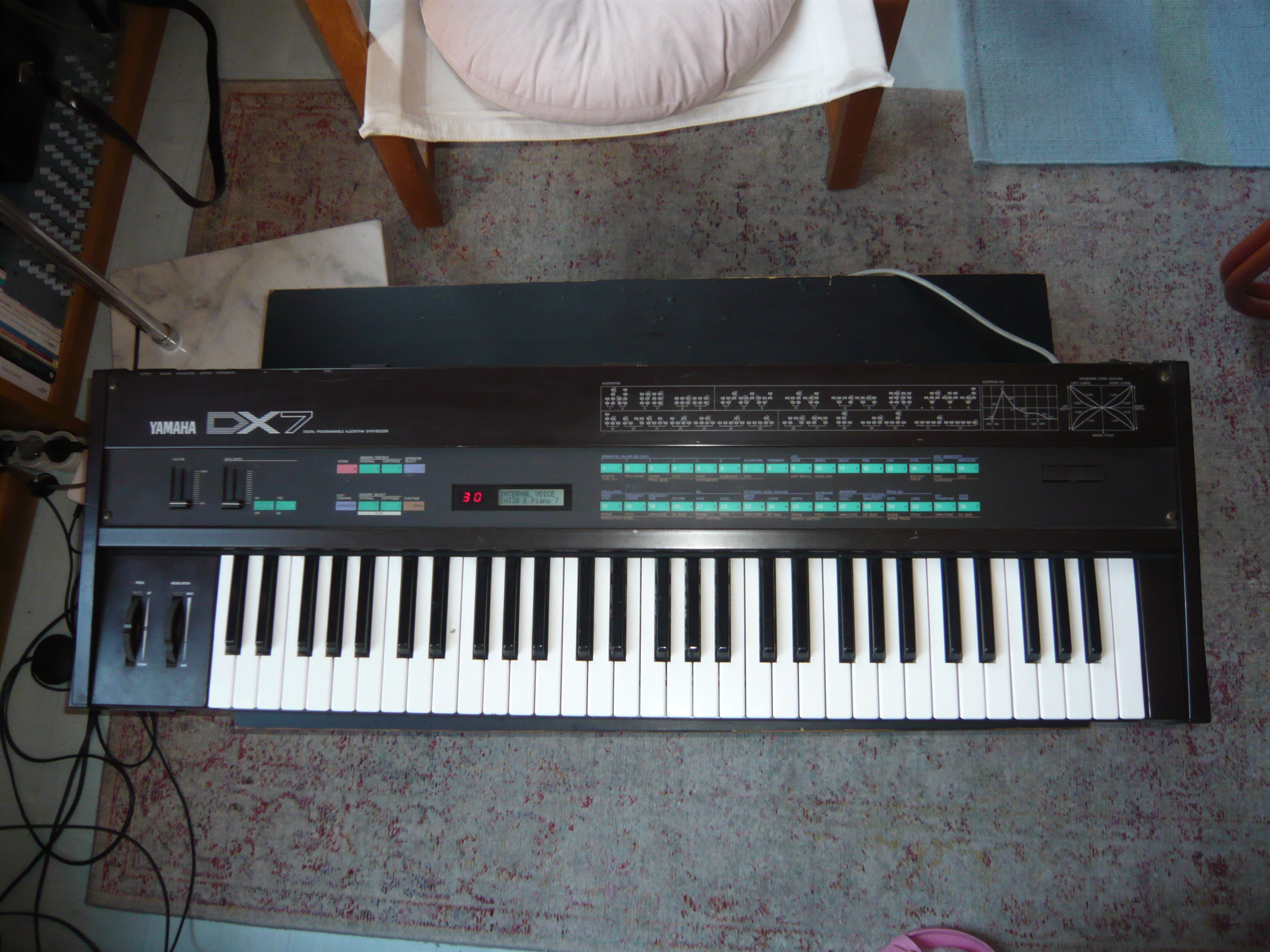 Yamaha DX7 Mark 1 Synthétiseur FM (1983 - 1987) - Chocolate Black