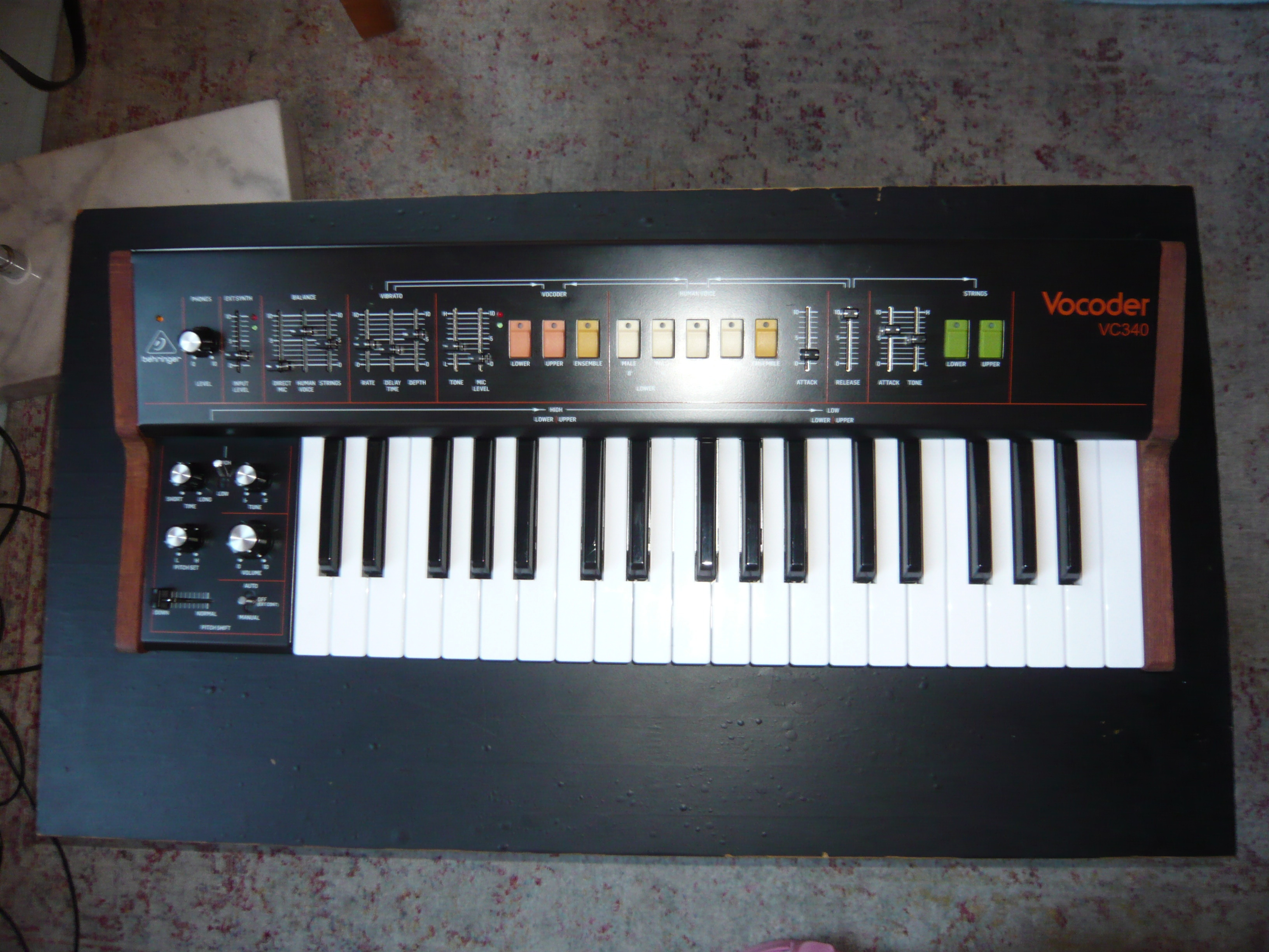 Behringer Vocoder VC340 - Flancs bois faits main