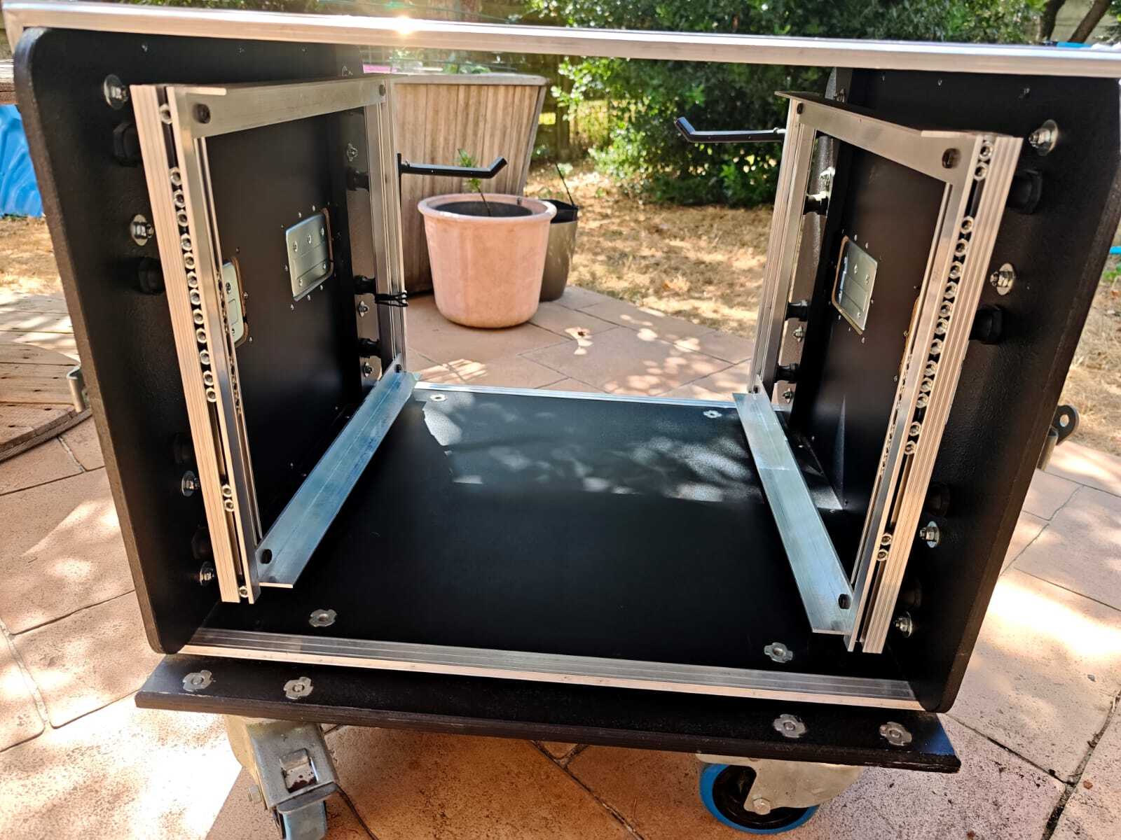 Vends Thon Rack 8U Live 50 Wheels 
