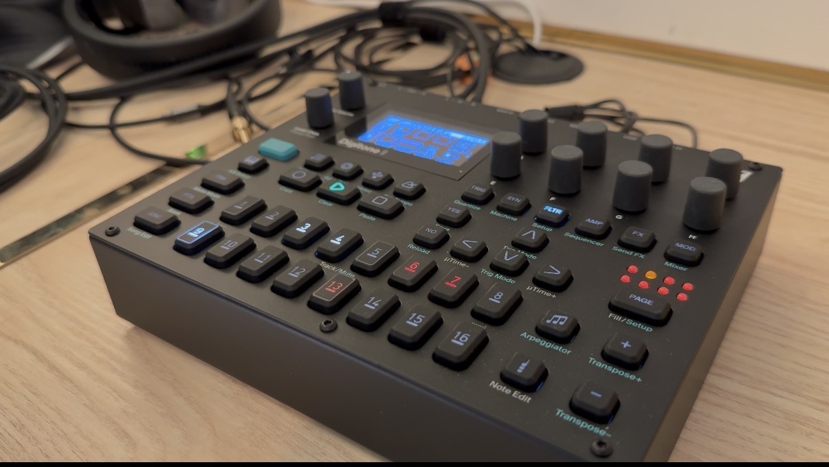 Vends Elektron Digitone 2 comme neuve