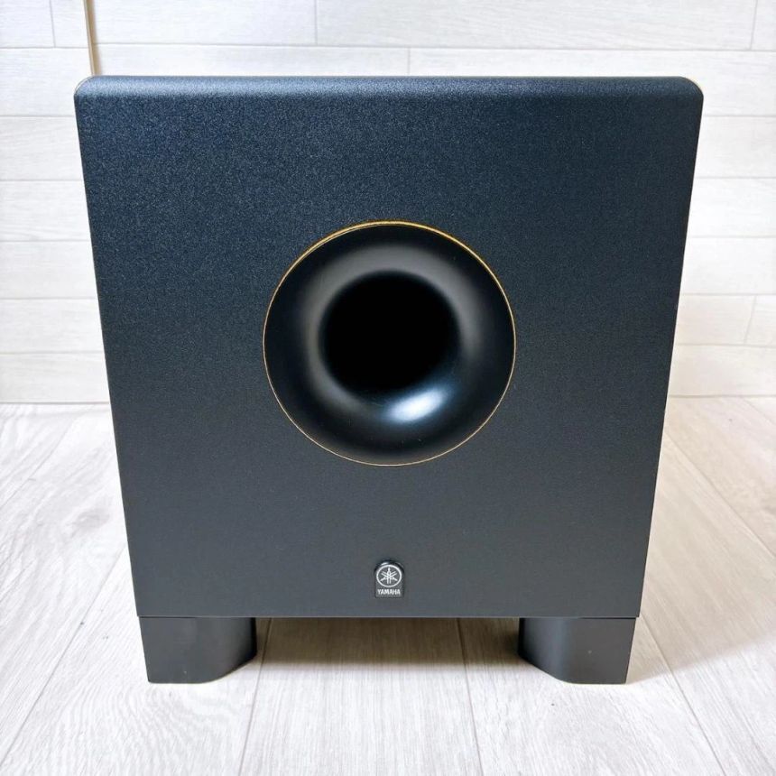 Yamaha HS10W 