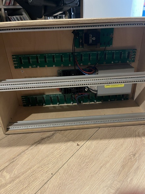 case doepfer A-100 LC6 + alimentation pour modules à lampes
