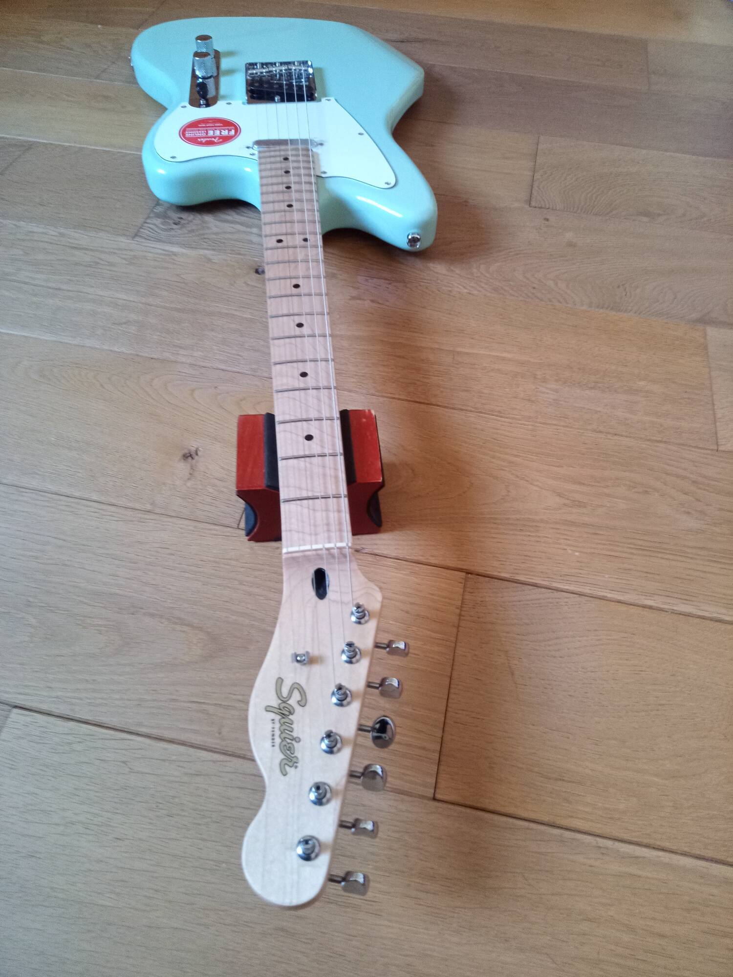 squier-paranormal-offset-03