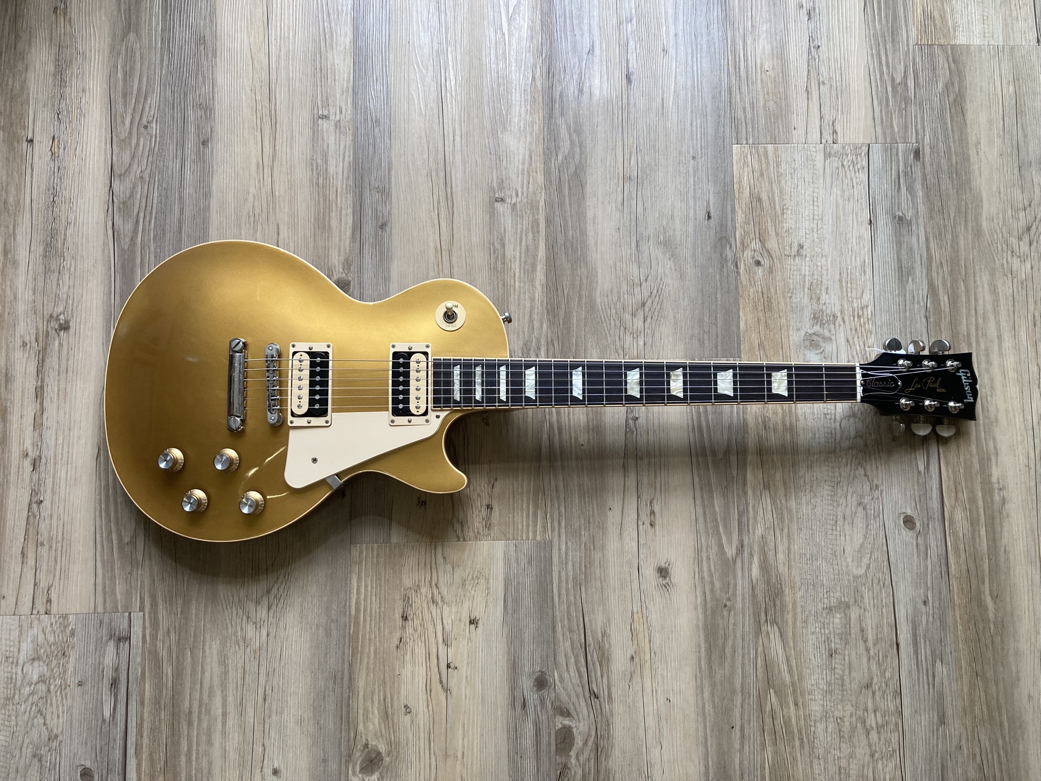 GIBSON - Les Paul Classic Gold Top 2019 + Étui