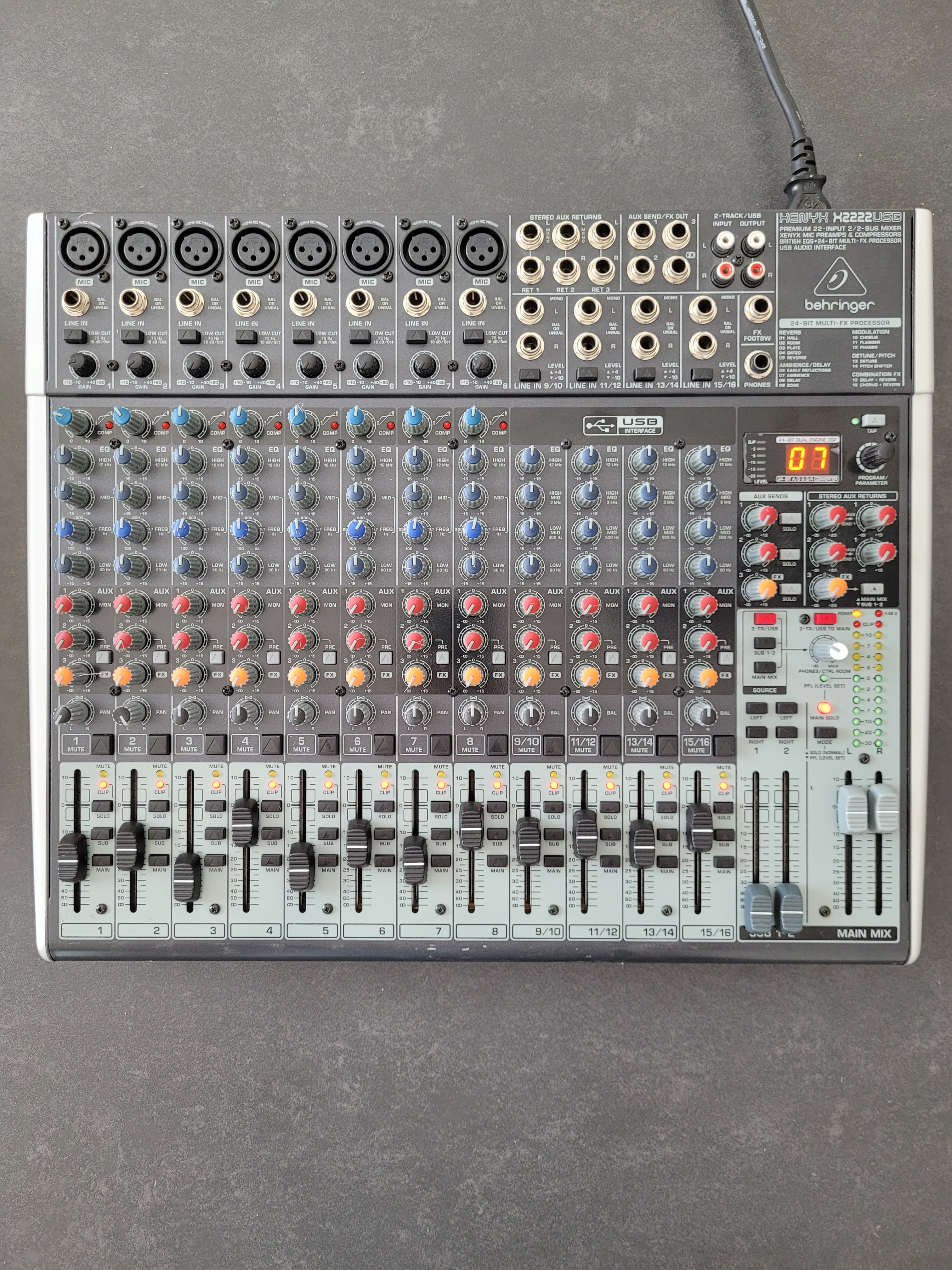  Vend Table de mixage Behringer Xenyx X2222USB – Excellent état