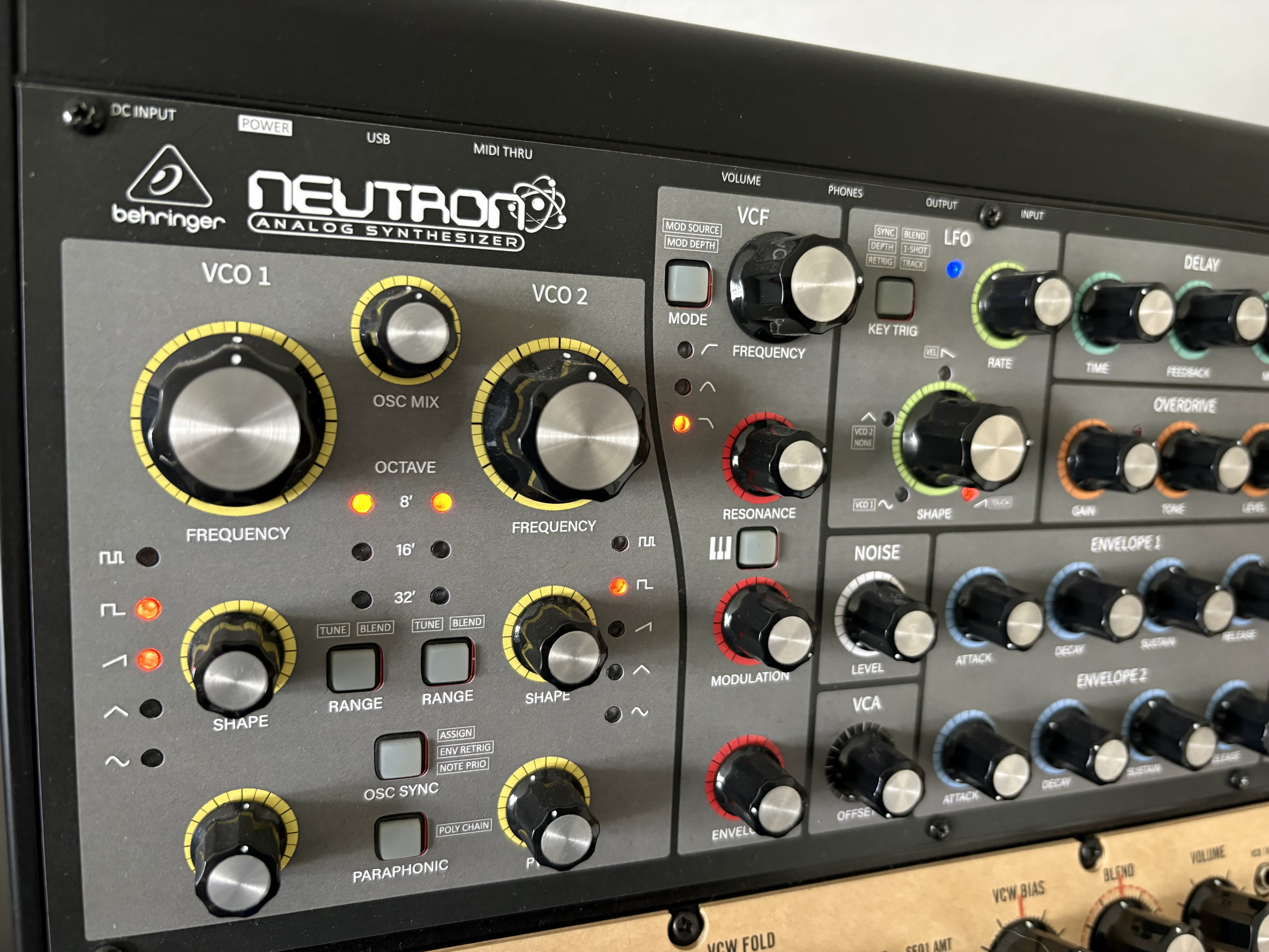 Behringer Neutron (70250)