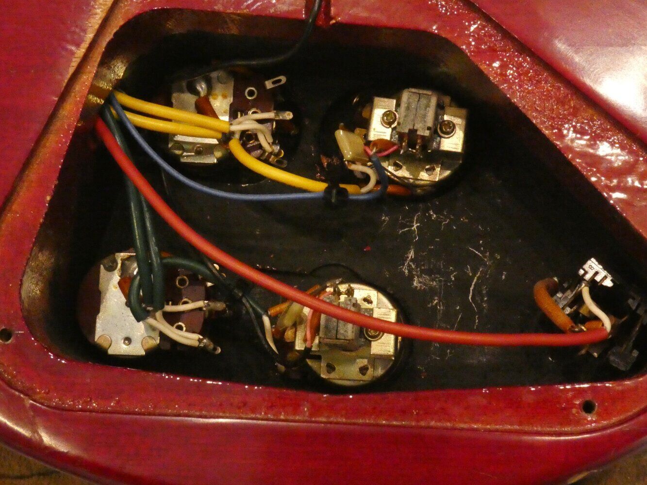 yamaha-sg1000-cherrysunburst-5468332