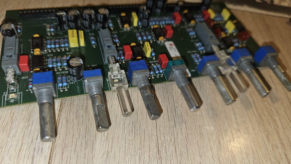 6906881.jpg 6906881.jpg