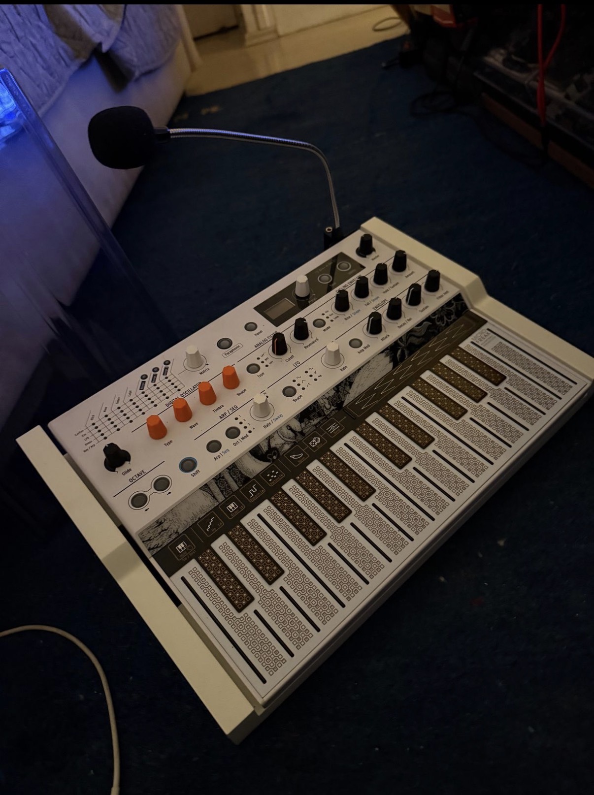 Arturia Microfreak Vocoder Edition + Decksaver + stand Fonik