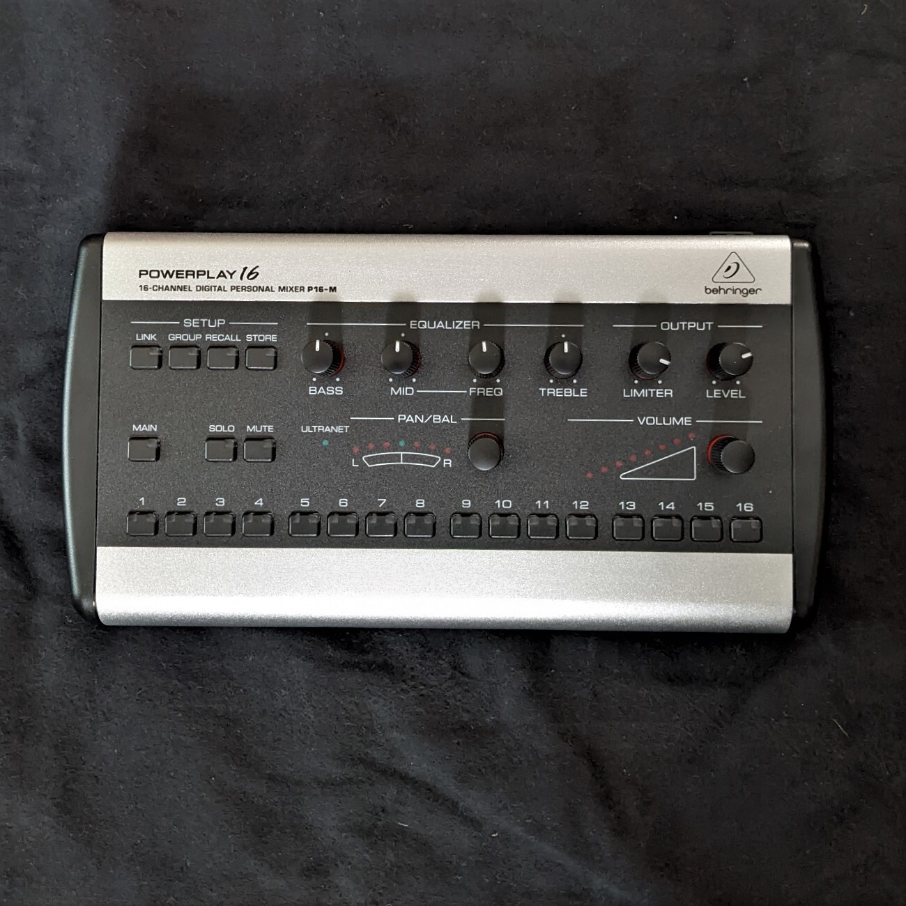 studio-la-boite-a-meuh-behringer-powerplay-p16-m-40