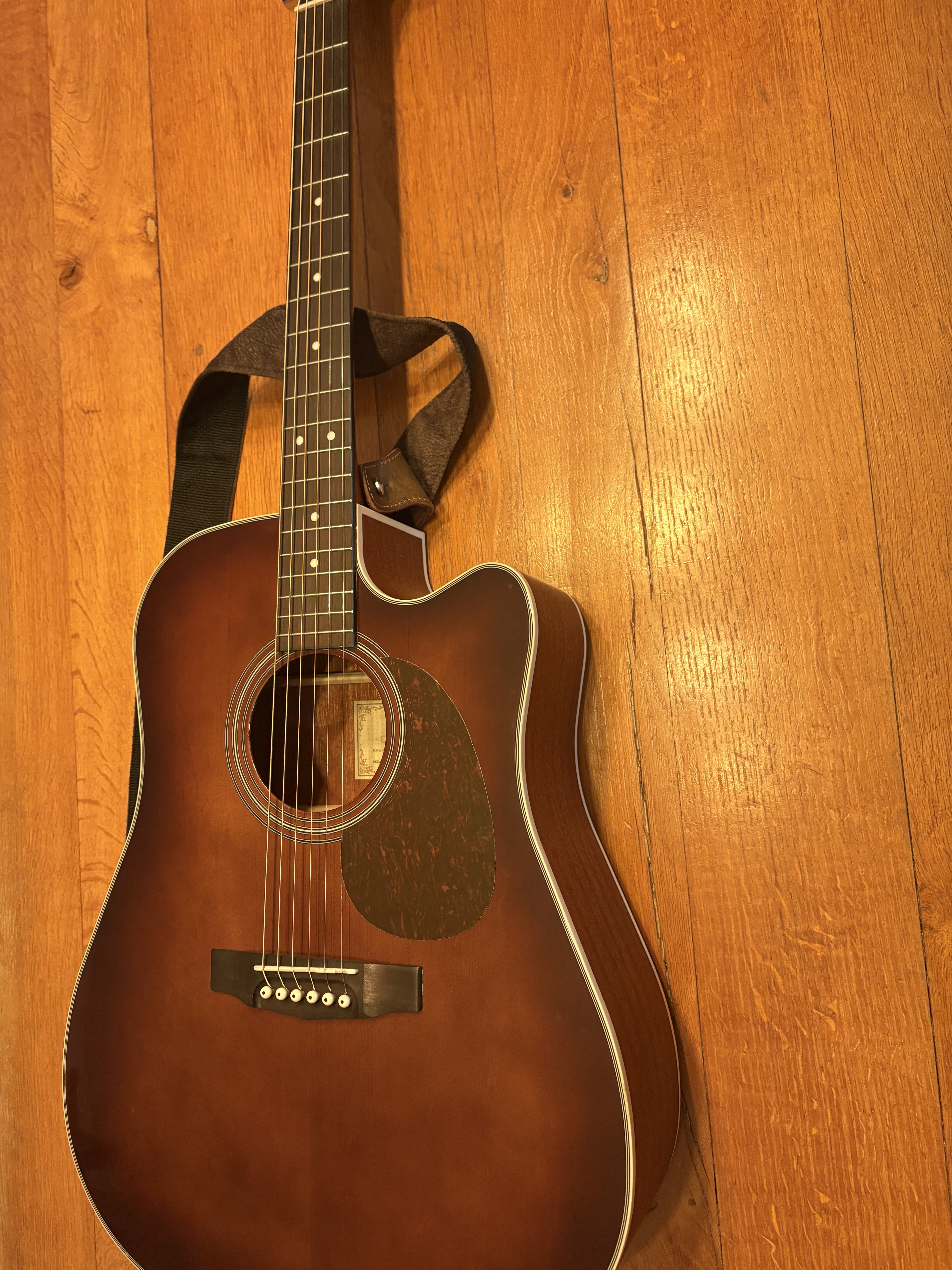 Vends guitare electro-accoustique - Cort MR500E BR