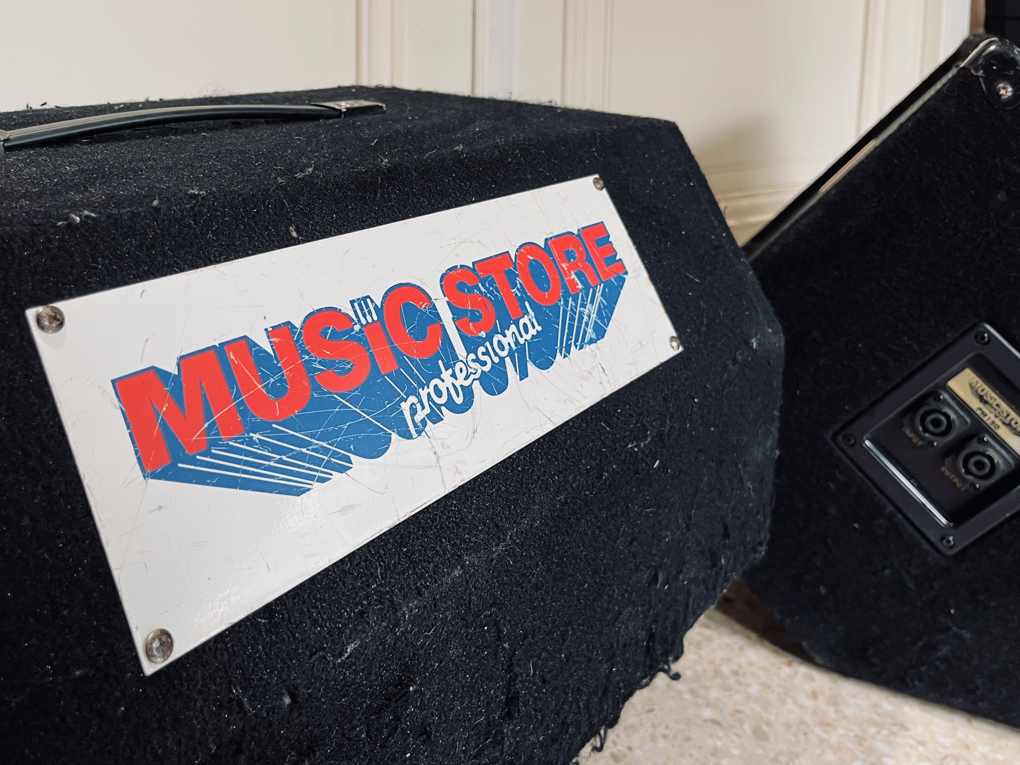 MonitorMusicStore - 3