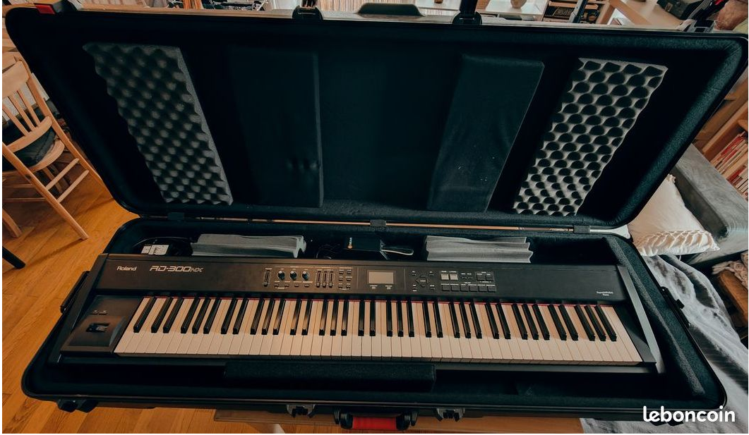 ROLAND 300NX