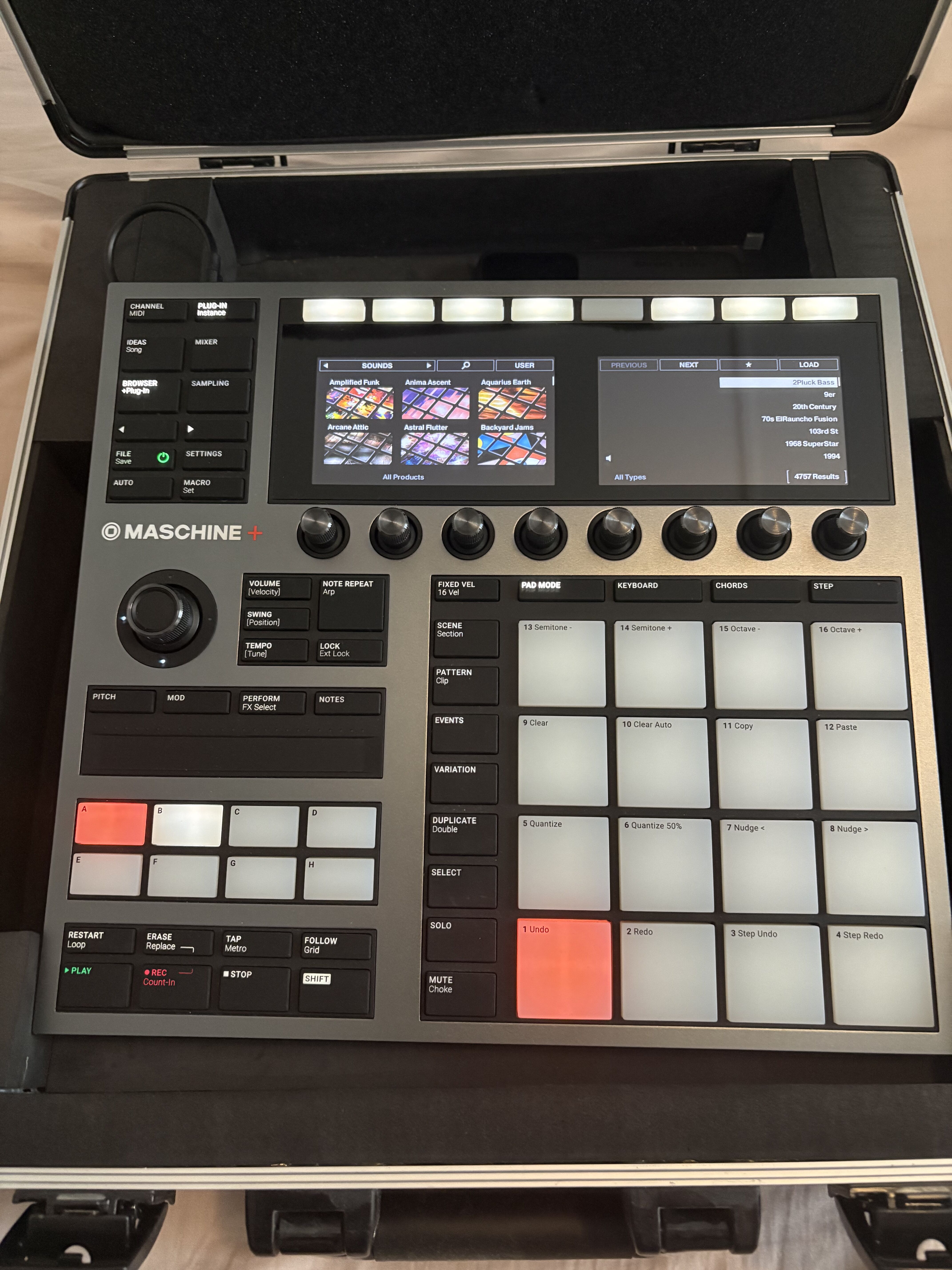 Vends Maschine+ avec flight case & decksaver