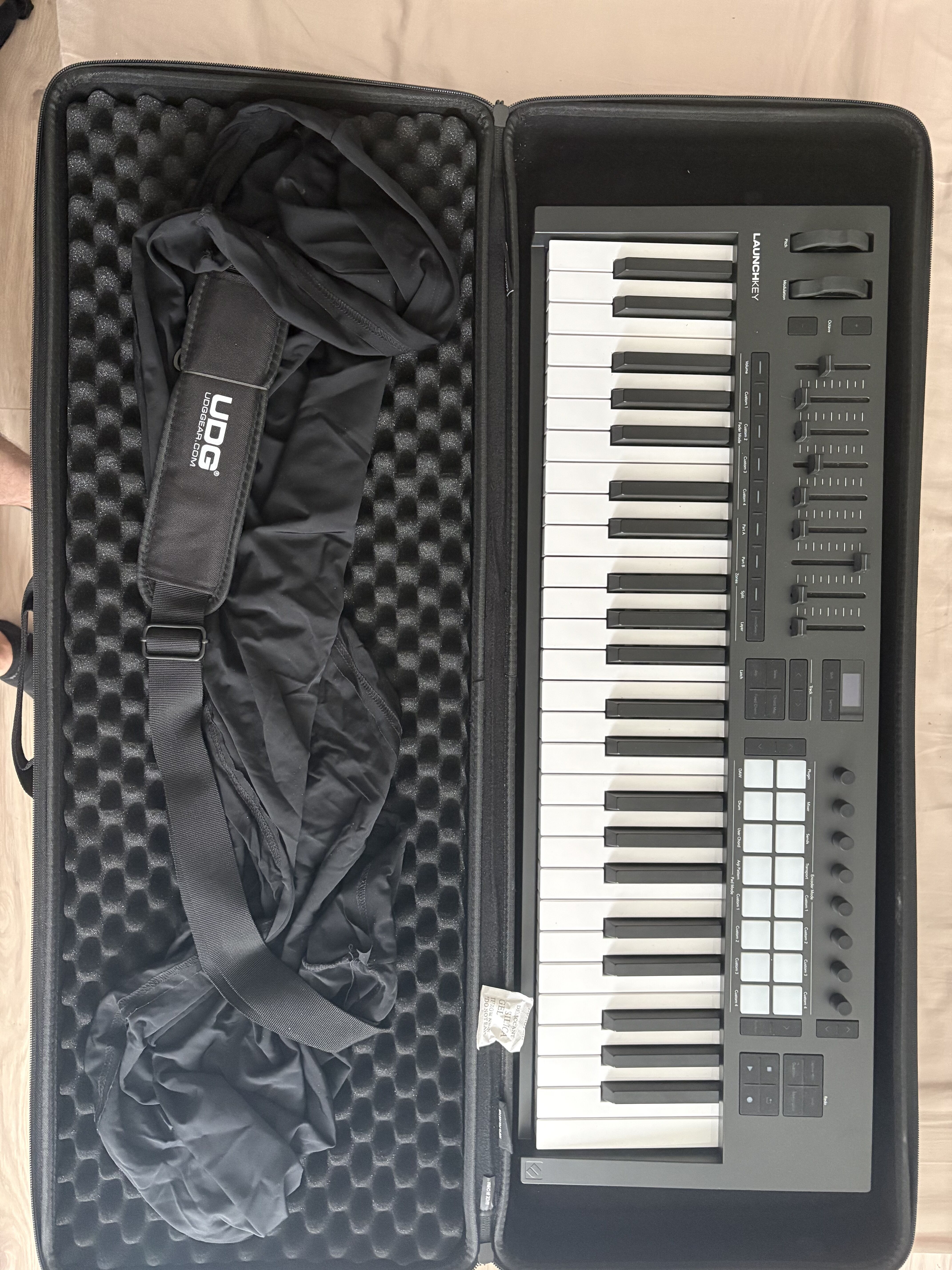 Vend Novation Launchkey 49 MK4 & Housse & Decksaver